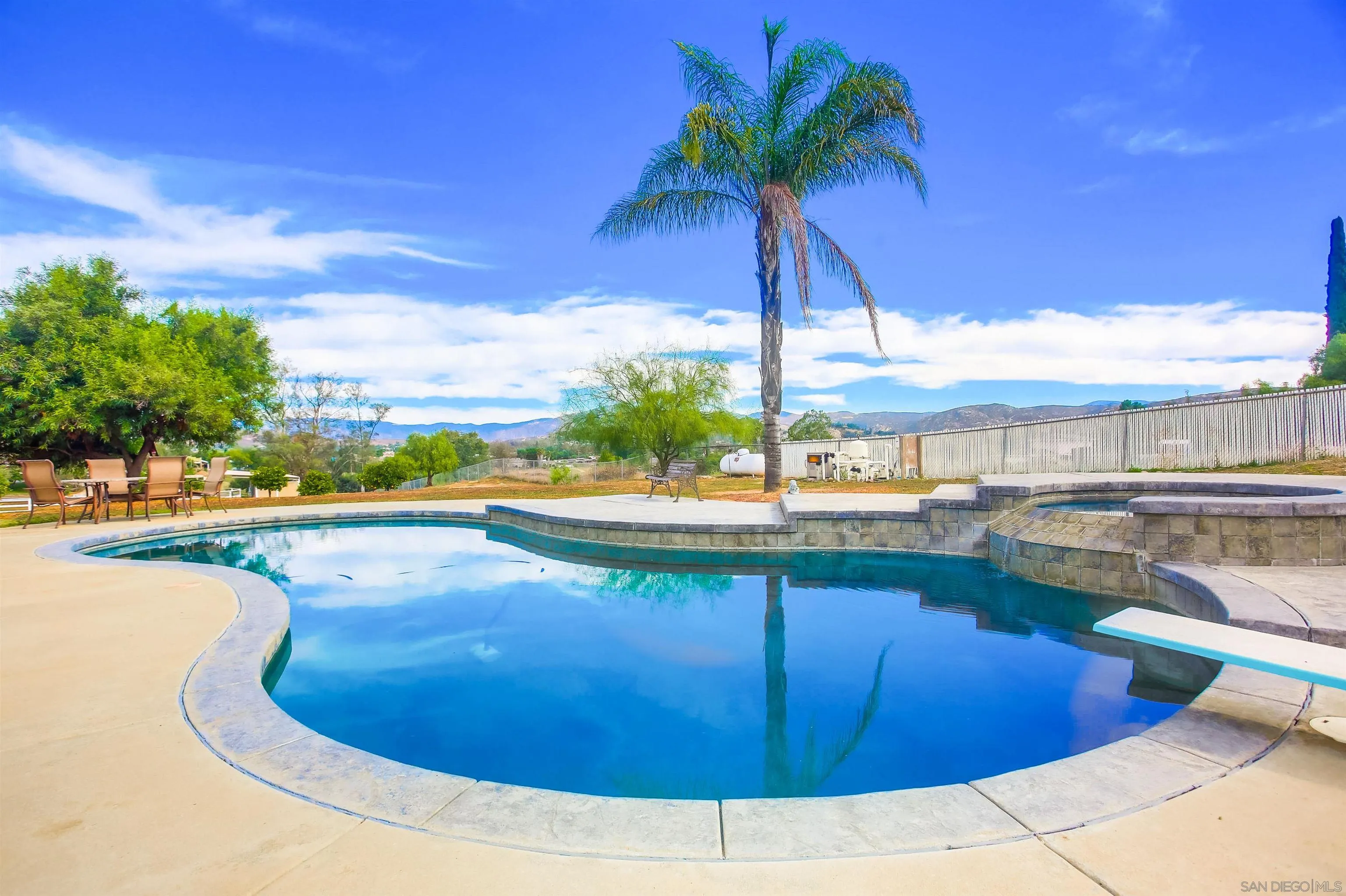 https://cdn.realtyfeed.com/cdn/127/230019527/9103d4c01b2ff091337046a6437c51e2.webp