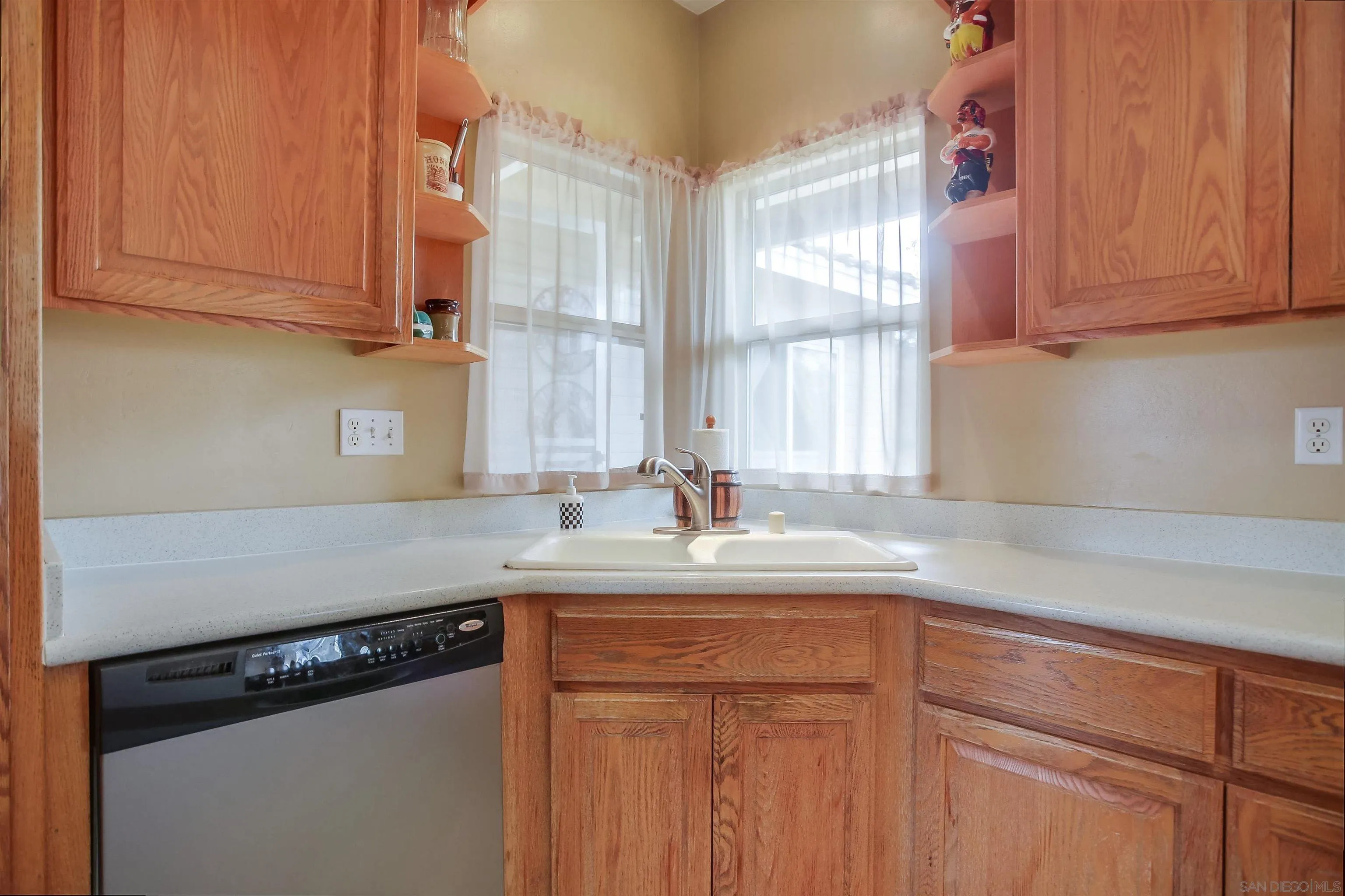 https://cdn.realtyfeed.com/cdn/127/230019527/acacd72f4917eef8692ecbe11f996c73.webp