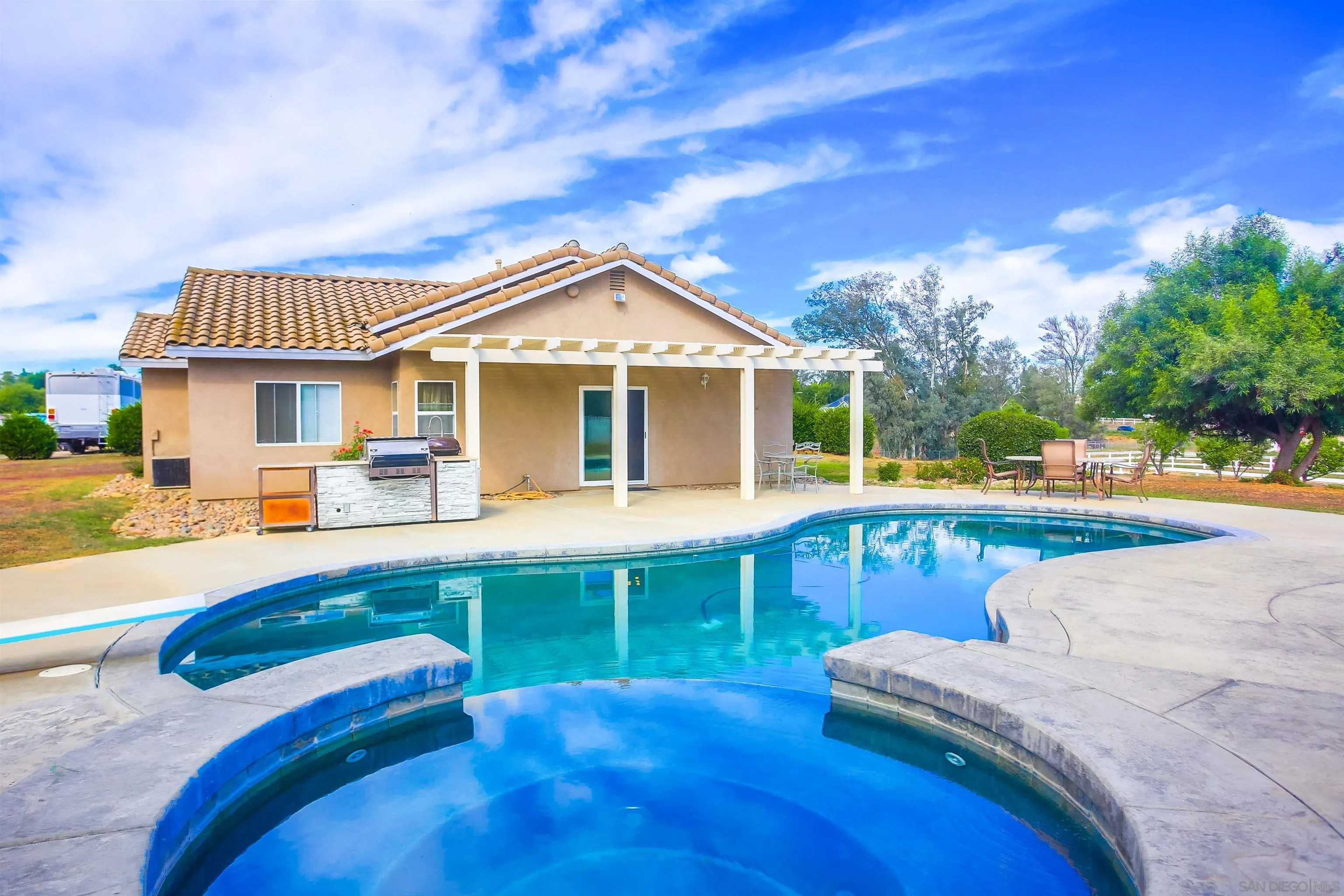 https://cdn.realtyfeed.com/cdn/127/230019527/daa34197696a613246ed965bc6e80ba1.webp