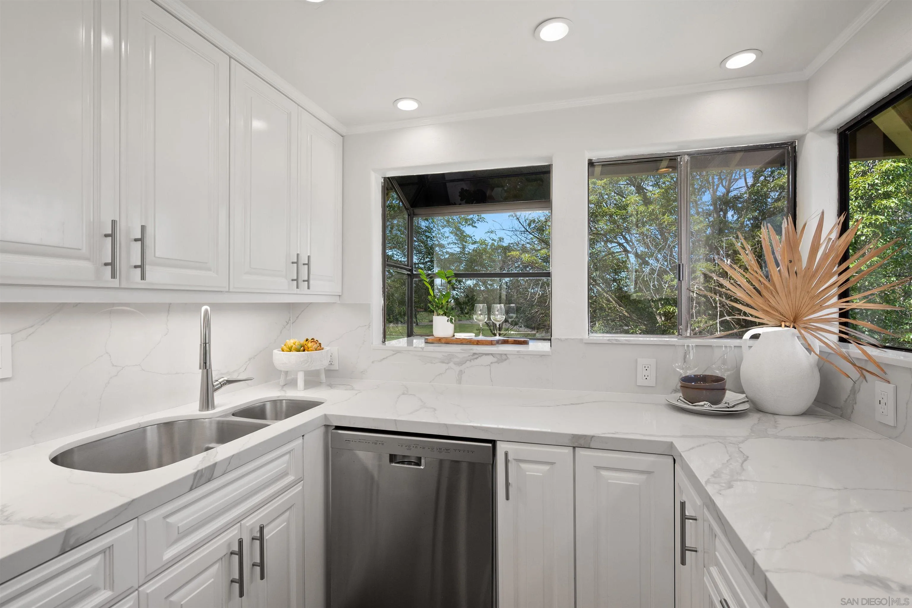 https://cdn.realtyfeed.com/cdn/127/230019546/2599a8f320c400f2aea1f9c3675b8151.webp