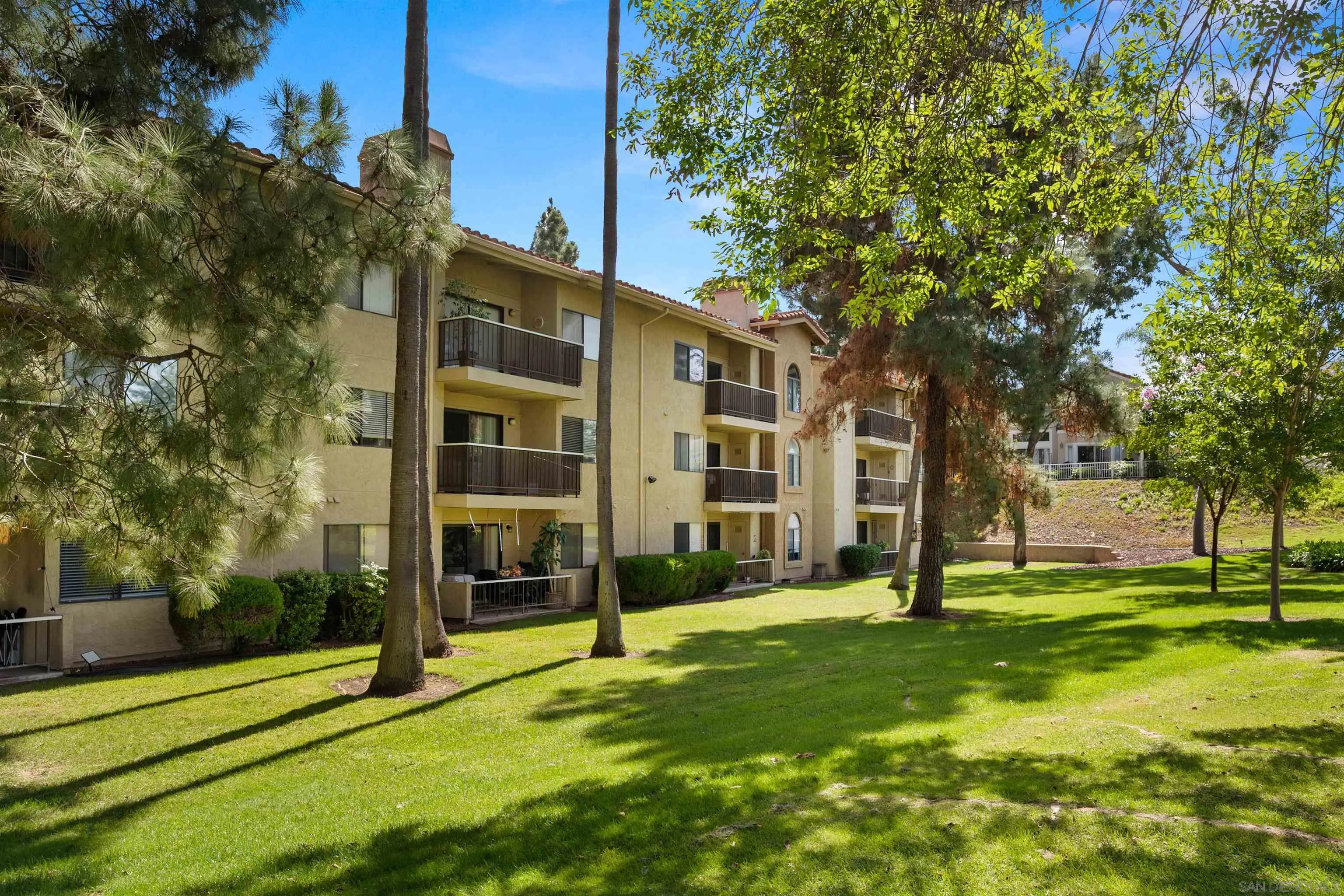 https://cdn.realtyfeed.com/cdn/127/230019546/aa1ee7489cd908af2c947152e079c159.webp