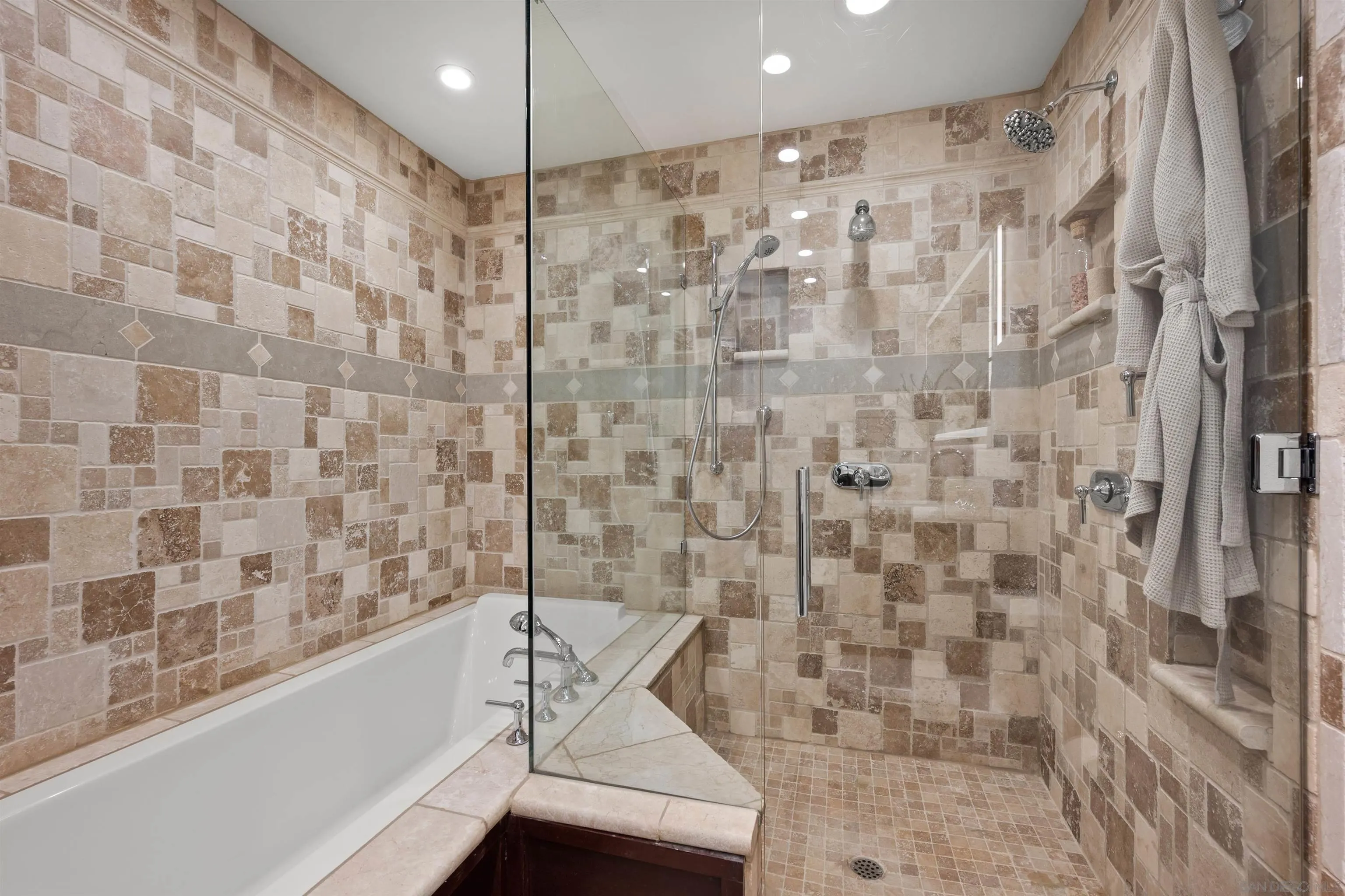 https://cdn.realtyfeed.com/cdn/127/230019546/d2977a767e731d0c964f0298b3f27d7e.webp