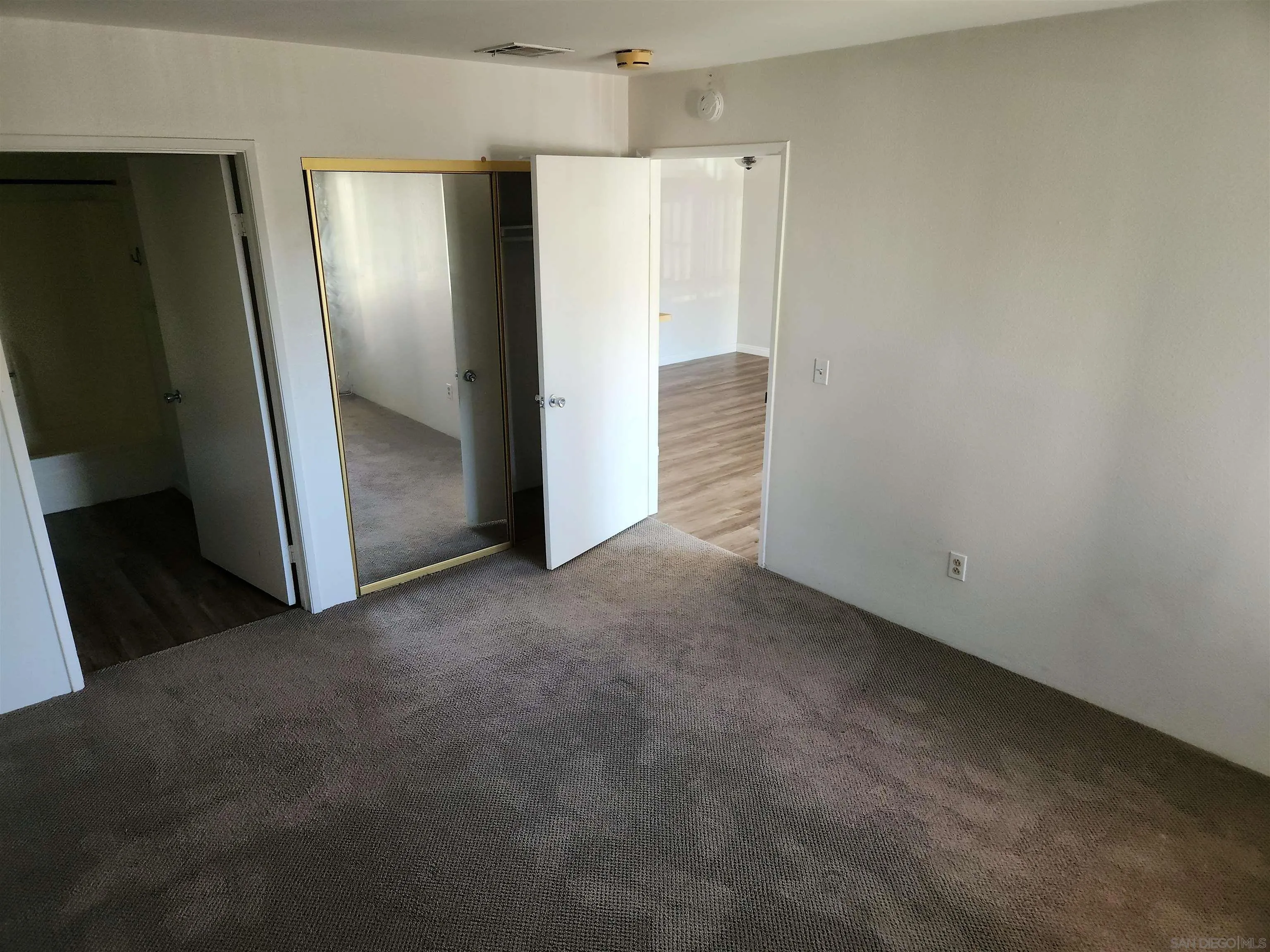 Photo #3: 230020580 Listing 