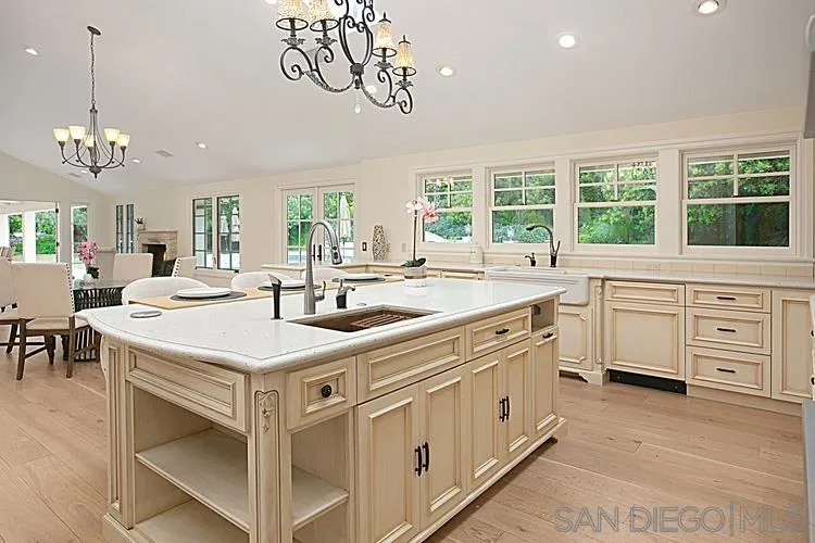 https://cdn.realtyfeed.com/cdn/127/230020638/9b94ae713fbcc638f0393afebc33301c.webp