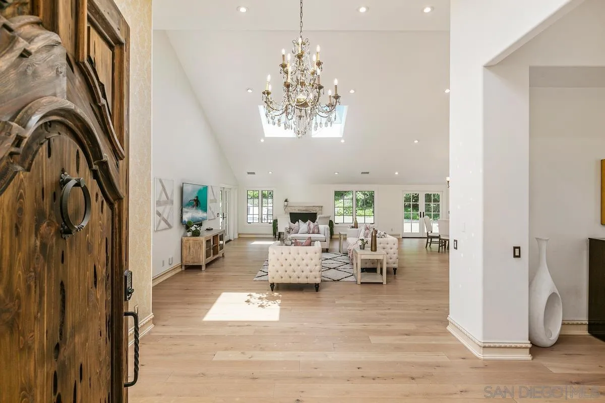 https://cdn.realtyfeed.com/cdn/127/230020638/d66756b6ba090ae5b8264edb1452fe6b.webp