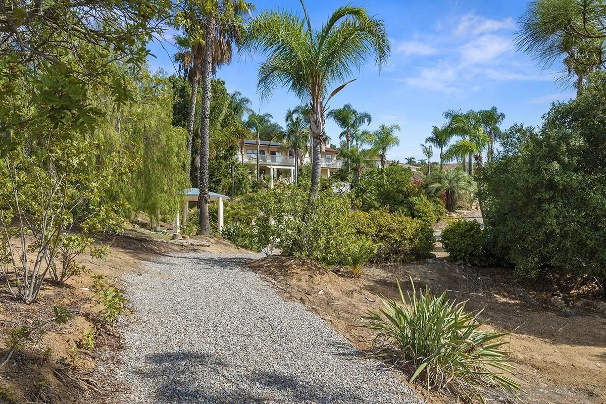 https://cdn.realtyfeed.com/cdn/127/230020646/8230f296a6d46036402d40ab602c4b47.webp