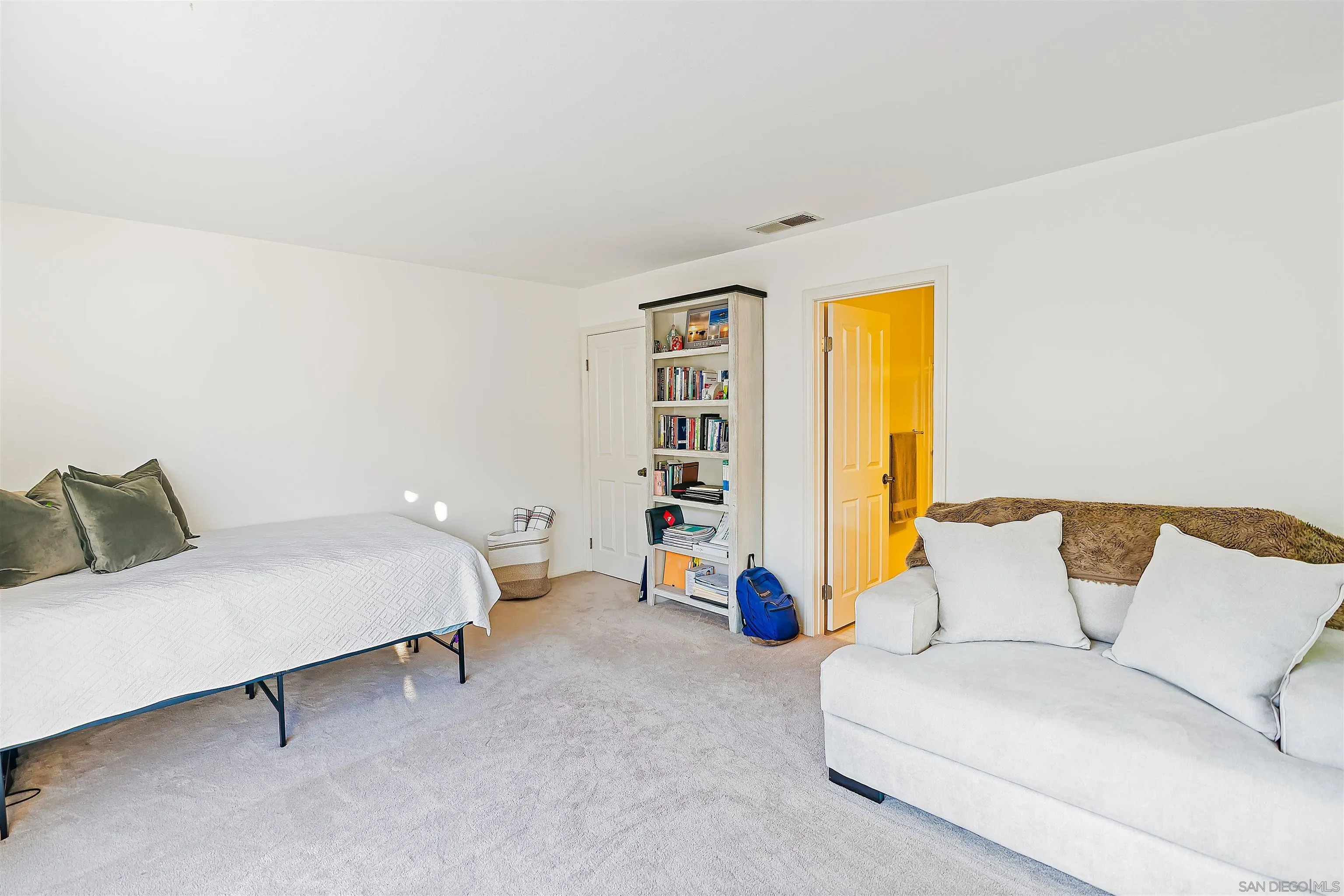 https://cdn.realtyfeed.com/cdn/127/230020754/3757a9566c6884494beaec76260ba710.webp