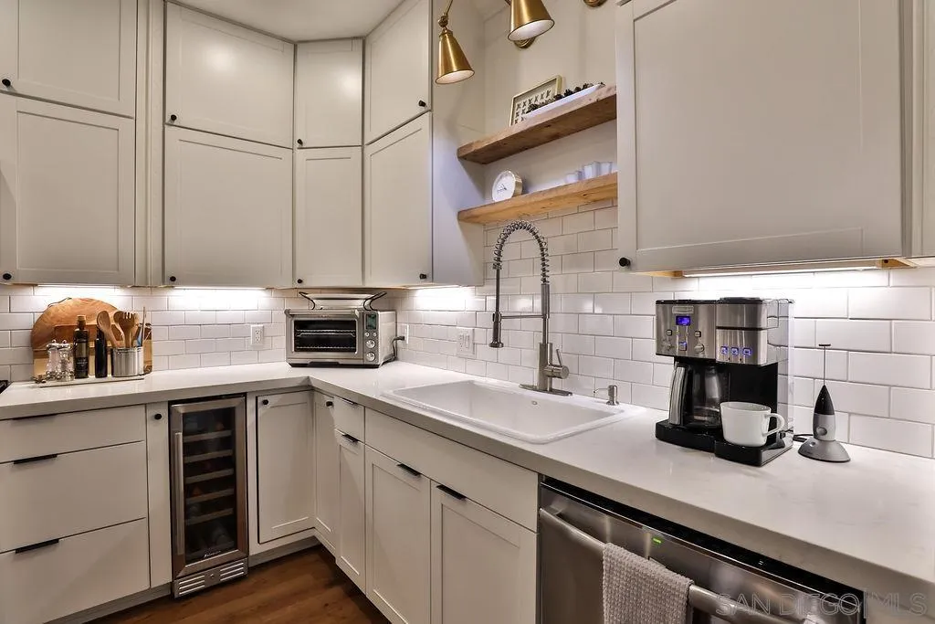 Photo #3: 230021334 Listing 