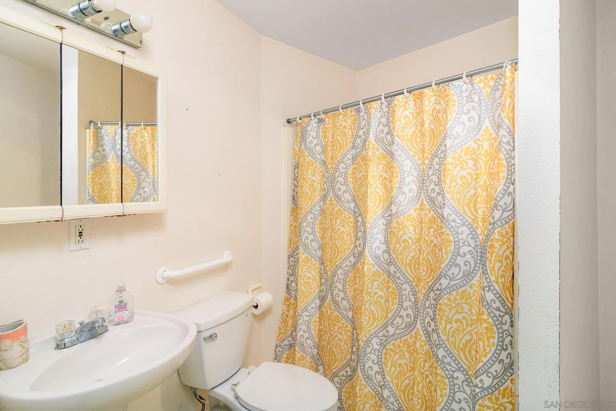 https://cdn.realtyfeed.com/cdn/127/230021350/af52fc8021bc70b825ab61bf31227ca9.webp