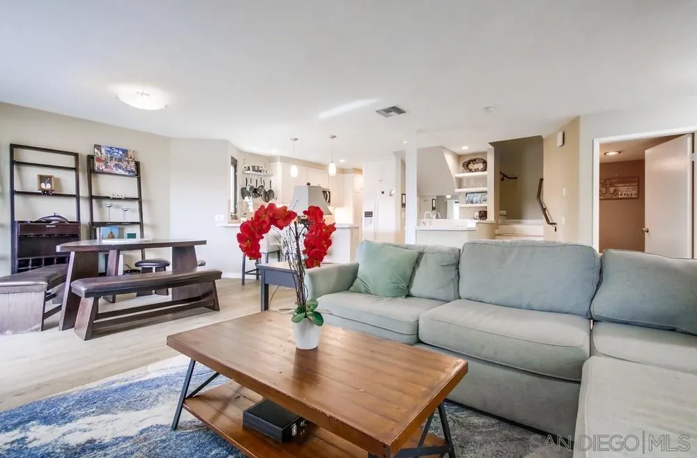 Photo #5: 230021447 Listing 