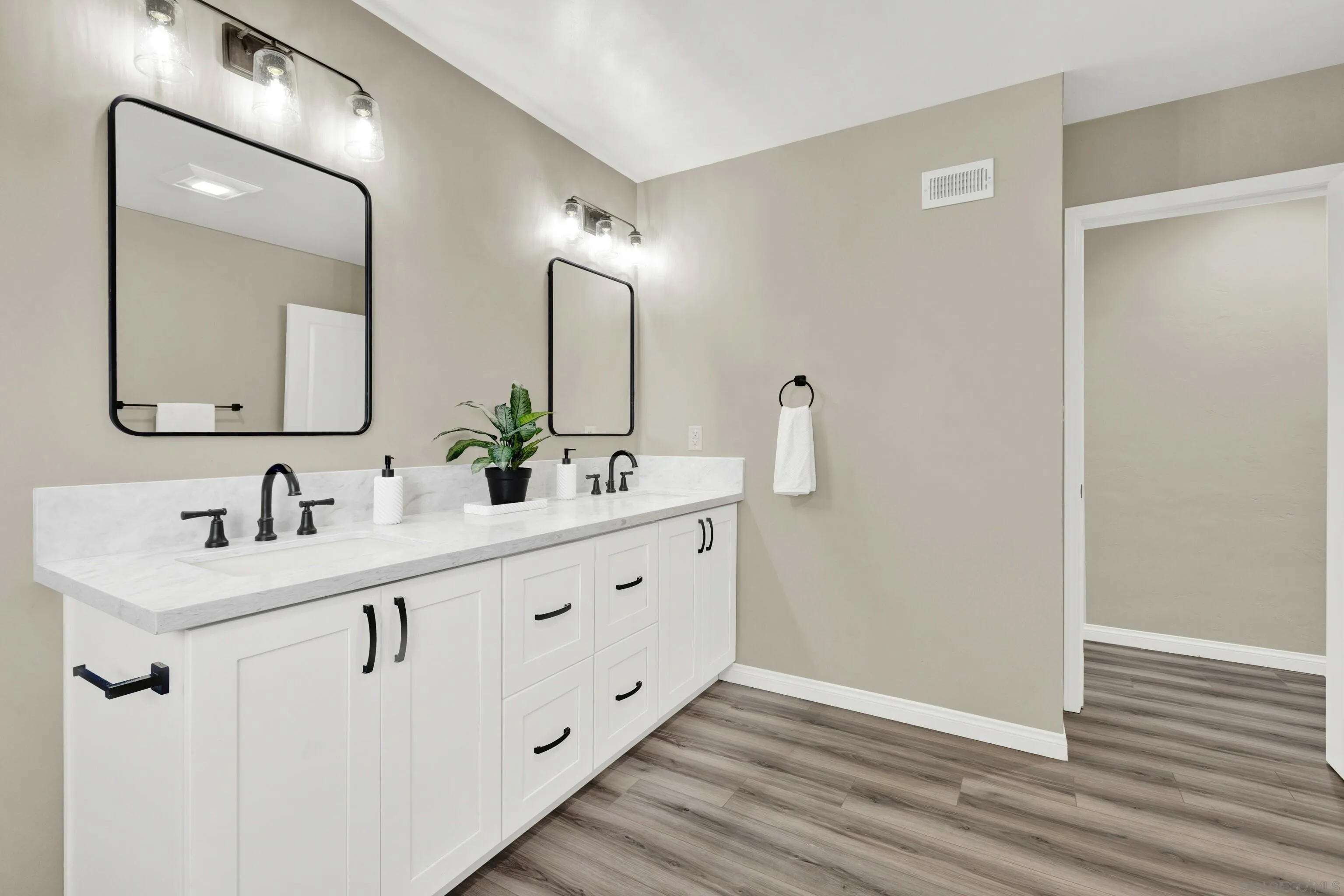 https://cdn.realtyfeed.com/cdn/127/230021472/63c0311ecced74d8d2eda203242c8700.webp