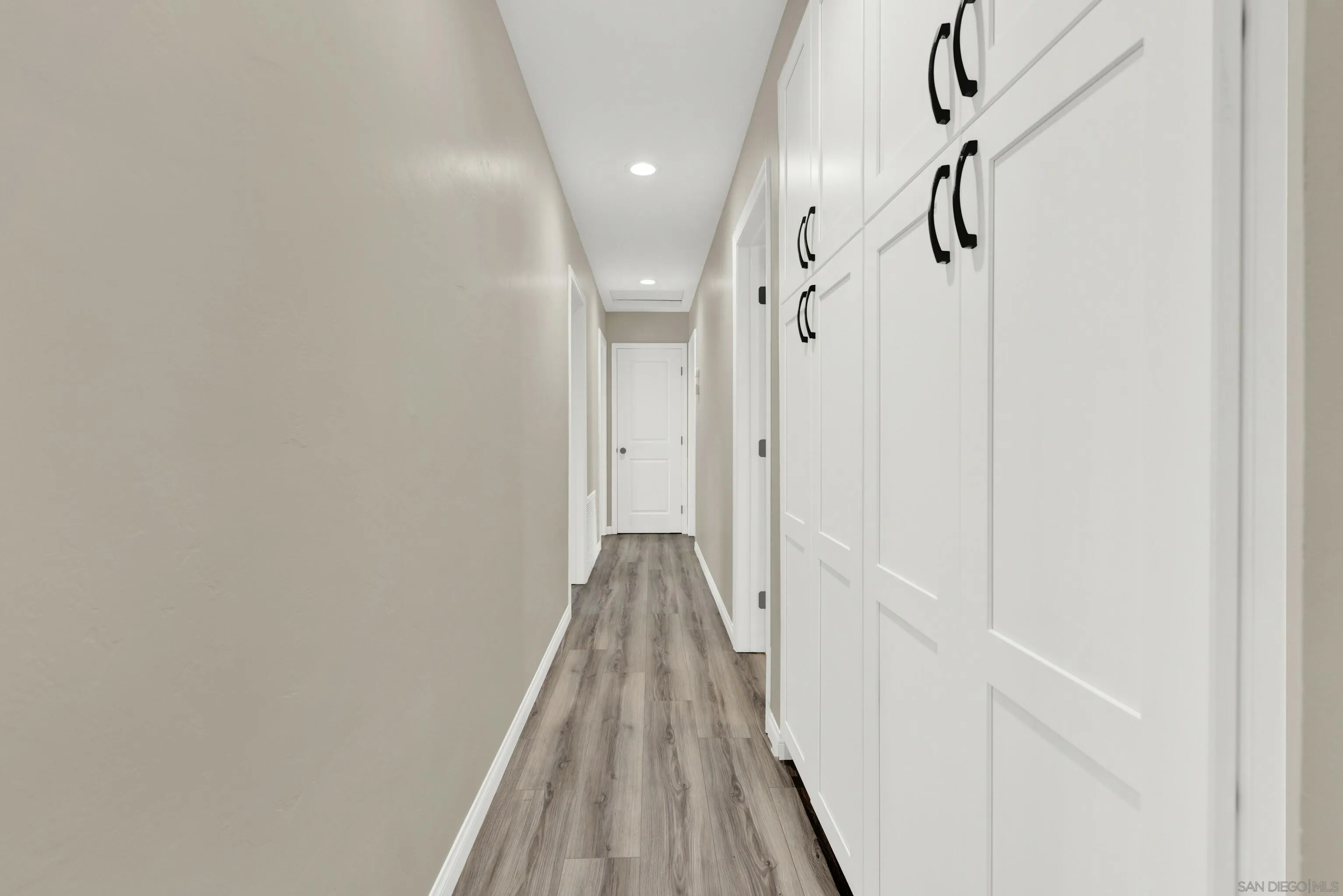 https://cdn.realtyfeed.com/cdn/127/230021472/91804264c93e944b12cf96cb617aa36e.webp
