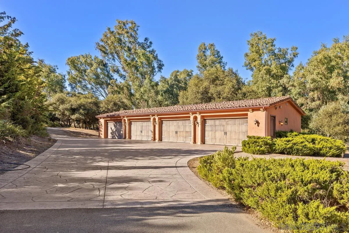 https://cdn.realtyfeed.com/cdn/127/230021518/4f6299eb2add70bb4ff37550df6a81b7.webp