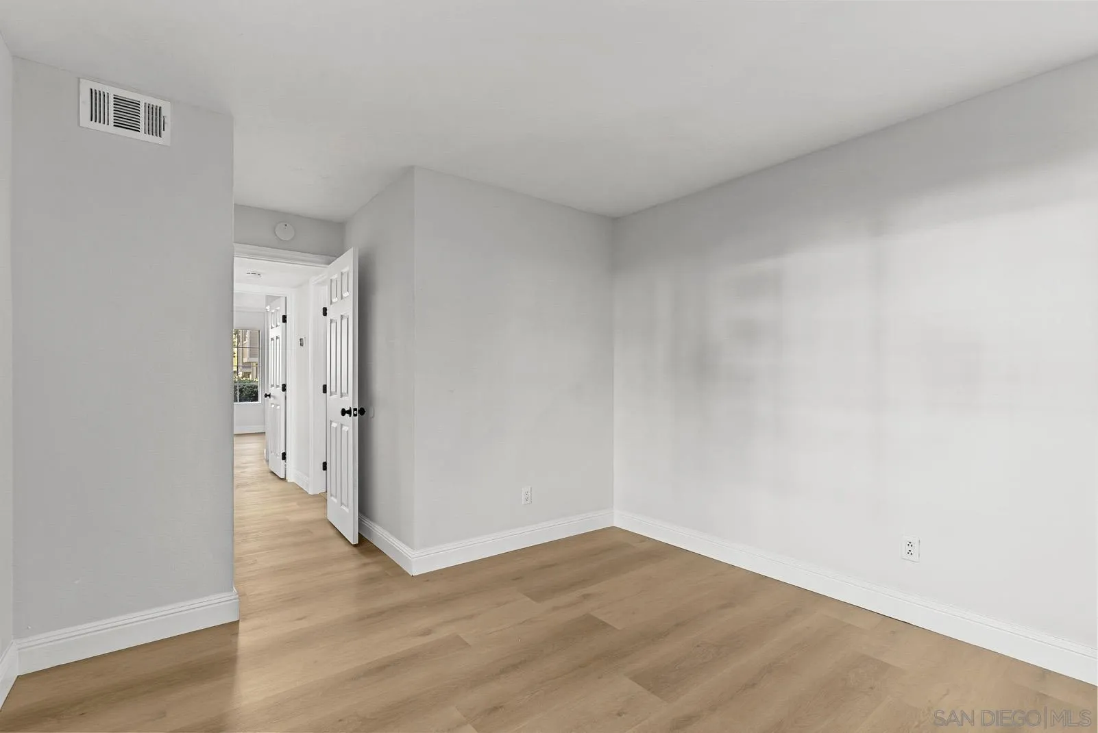 https://cdn.realtyfeed.com/cdn/127/230021585/4d106a54835b5157392abf52f20a3a3f.webp