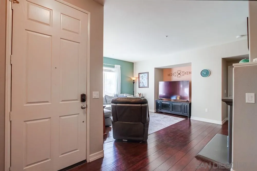 Photo #4: 230021593 Listing 