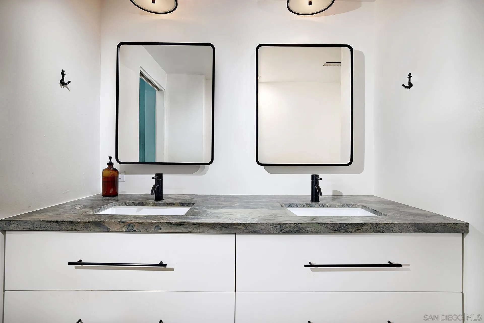 https://cdn.realtyfeed.com/cdn/127/230021636/3d64a47ba99a676dde777cb4195b9390.webp