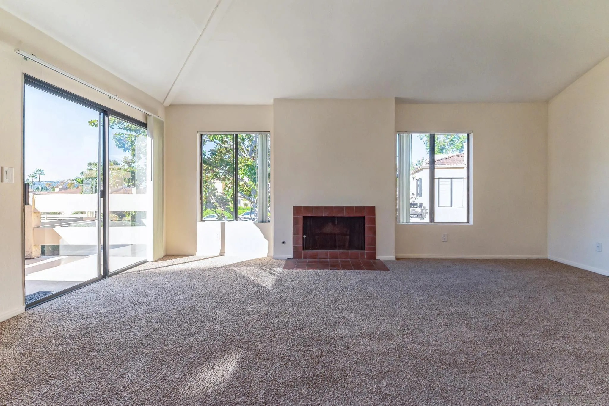 Photo #4: 230021899 Listing 