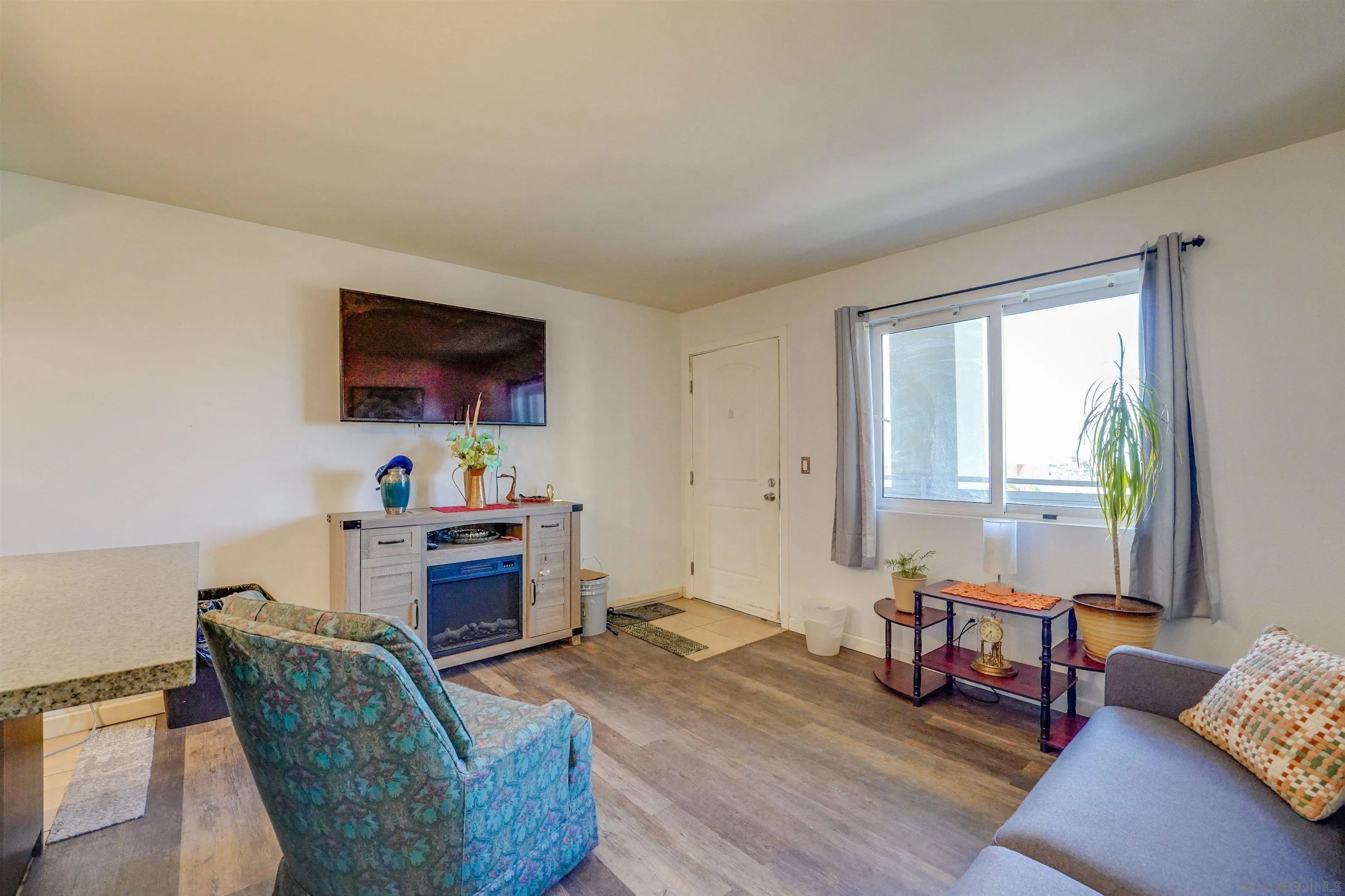 Photo #5: 230021932 Listing 