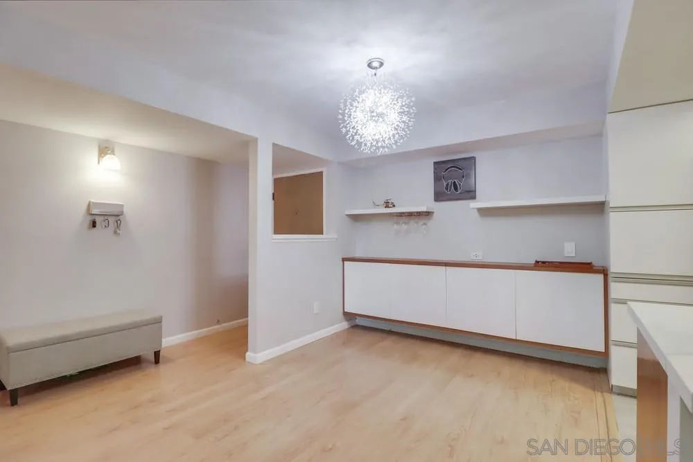 Photo #4: 230021954 Listing 