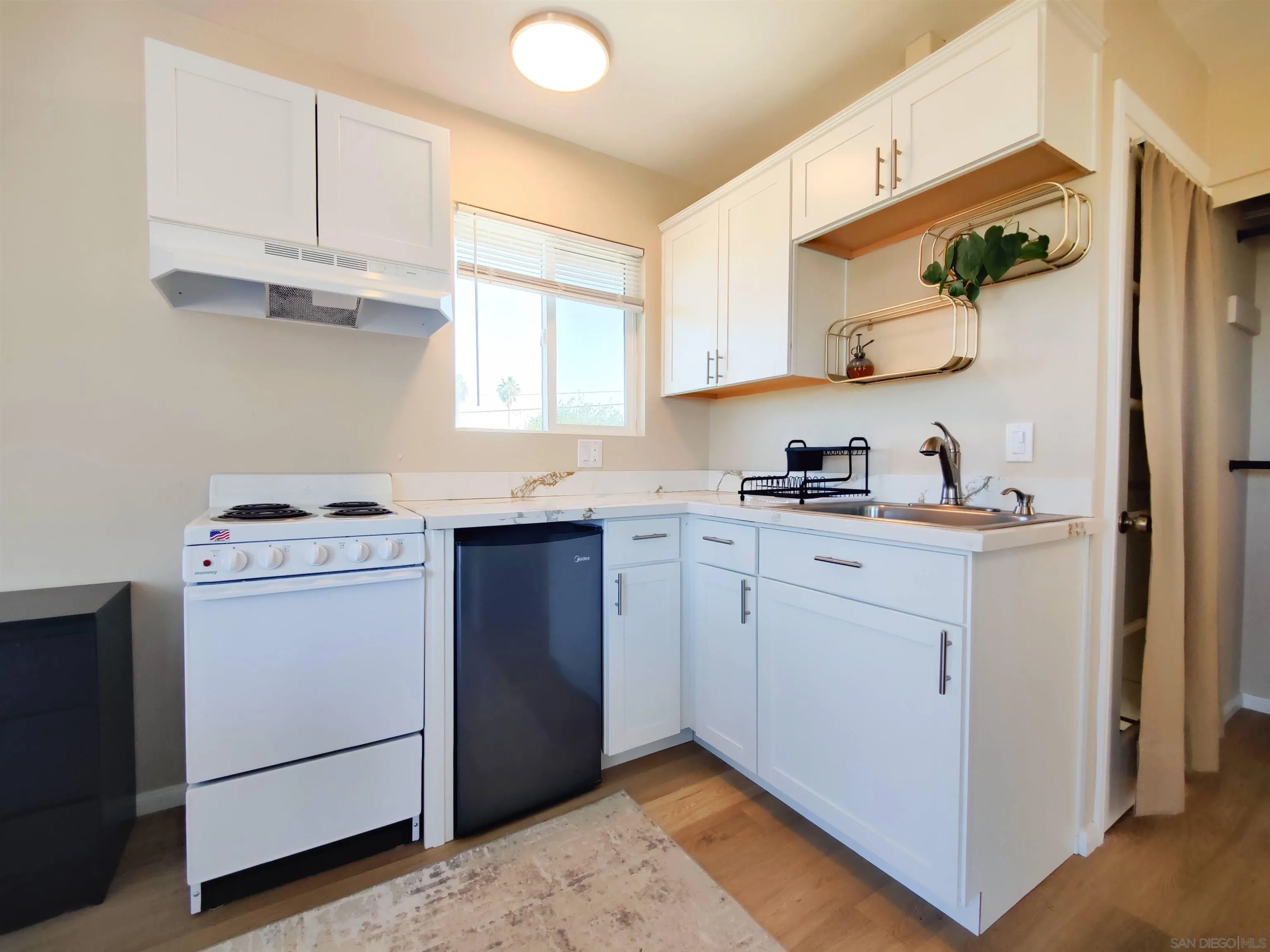 https://cdn.realtyfeed.com/cdn/127/230022039/87a79ce26a3499c6131c300437694f42.webp