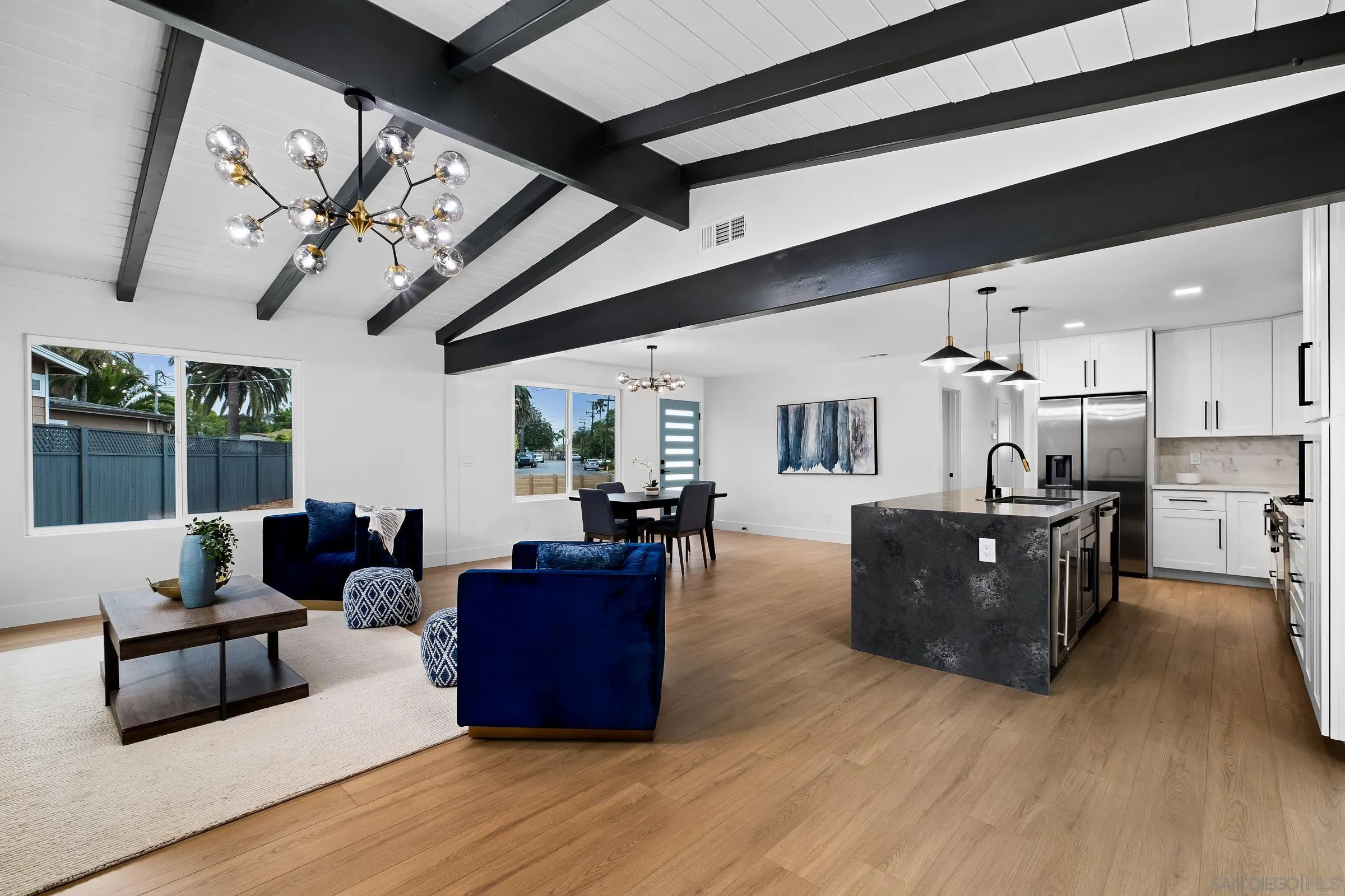 https://cdn.realtyfeed.com/cdn/127/230022066/1389477c1a898bd4d1966ee53ac584c5.webp