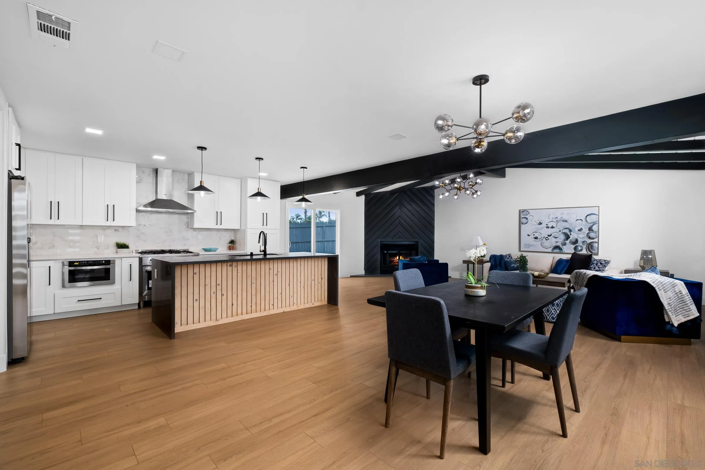 https://cdn.realtyfeed.com/cdn/127/230022066/362ae821e312626bfef0908795b24602.webp