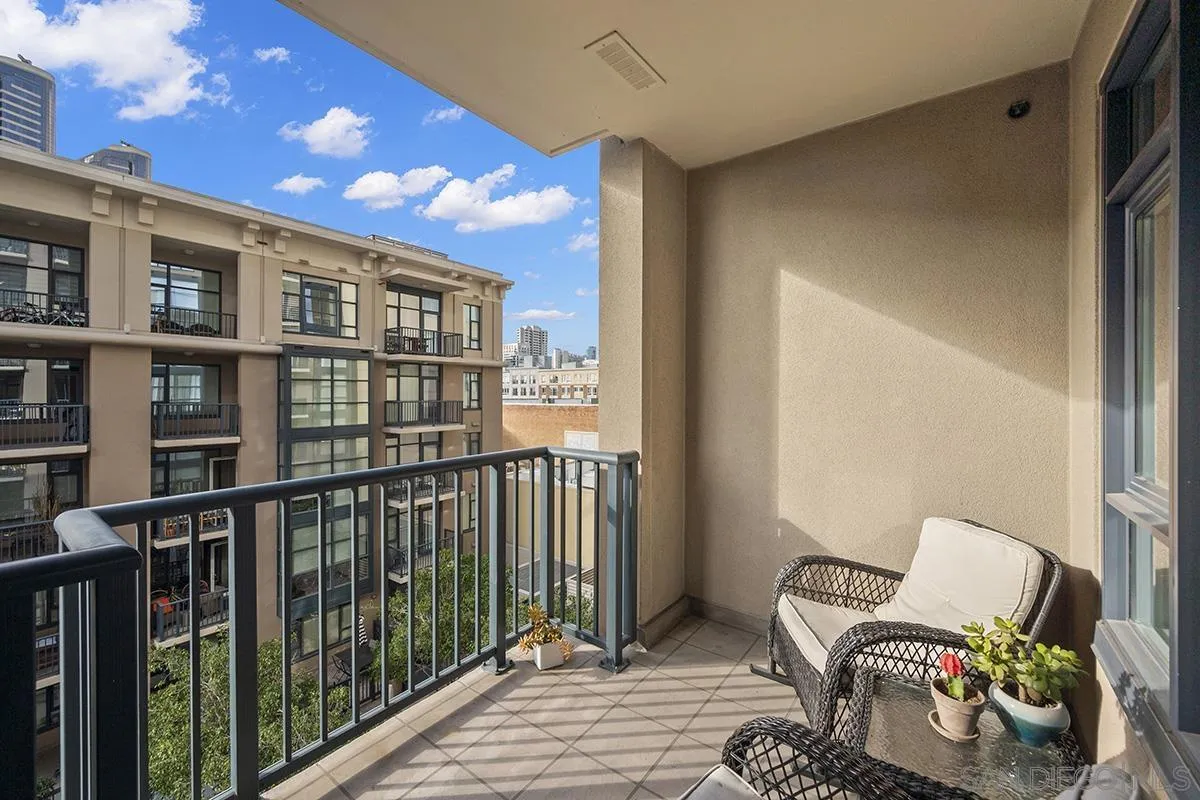 Photo #4: 230022067 Listing 