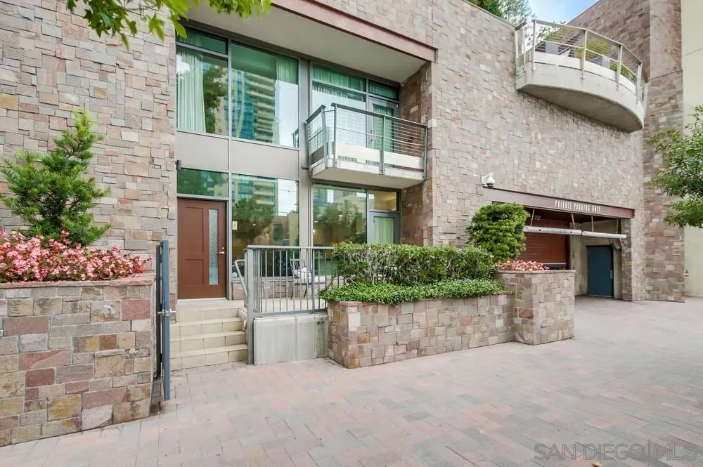 Photo #4: 230022198 Listing 