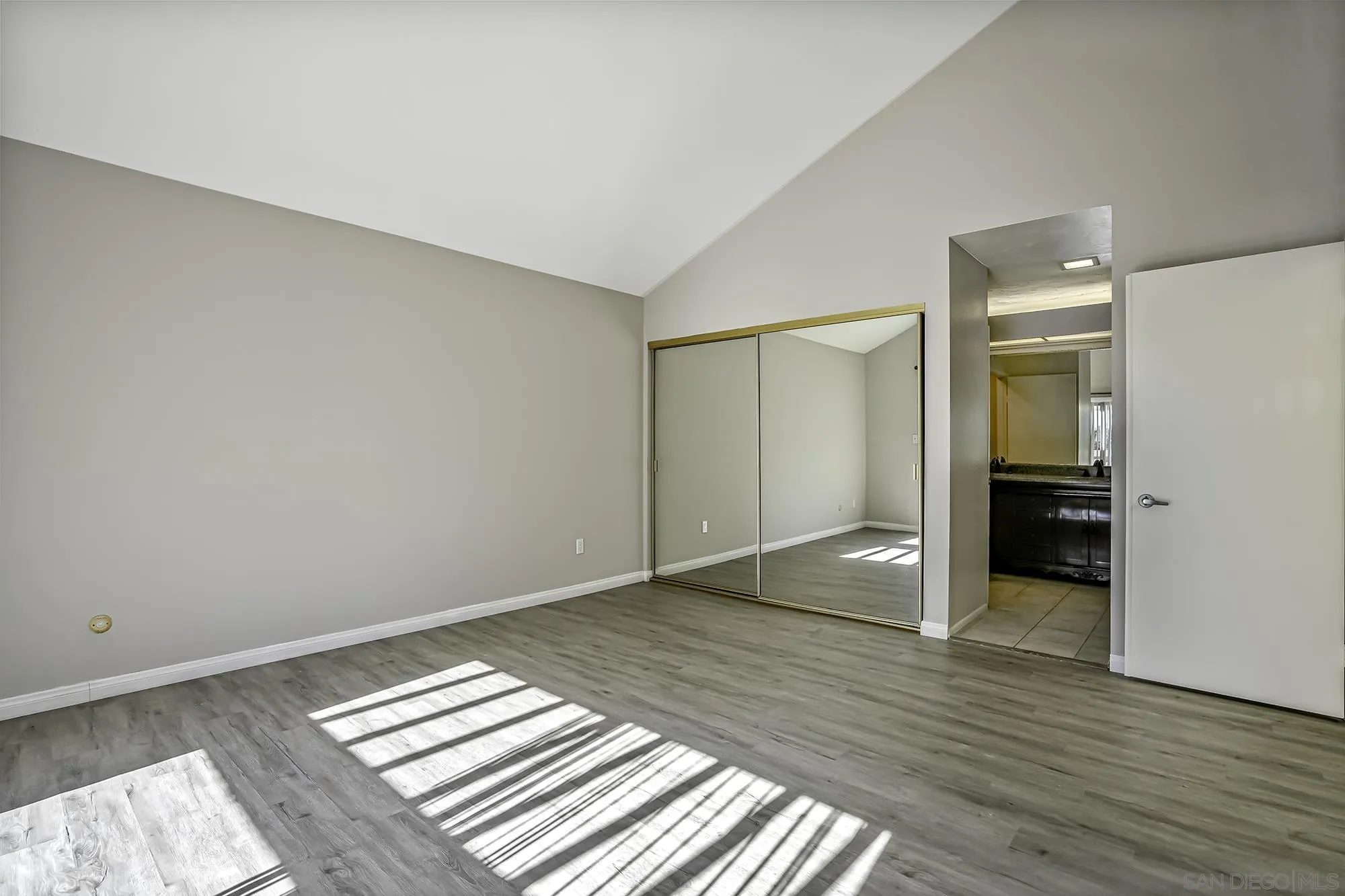 https://cdn.realtyfeed.com/cdn/127/230022283/e774ed5978b4a8e98d139f3111694956.webp
