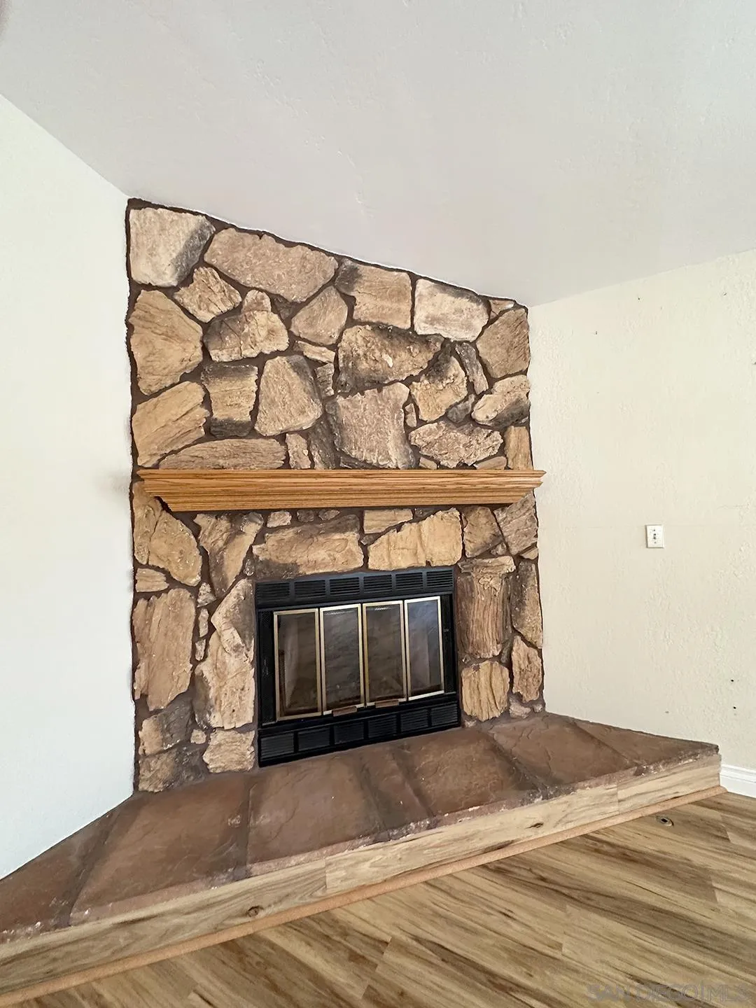 https://cdn.realtyfeed.com/cdn/127/230022299/a39e741c950c0647832045c27ad214d4.webp