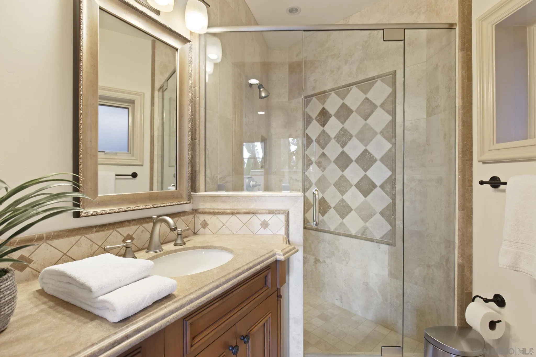 https://cdn.realtyfeed.com/cdn/127/230022311/1249b136264574d1425f90b611bd20fc.webp