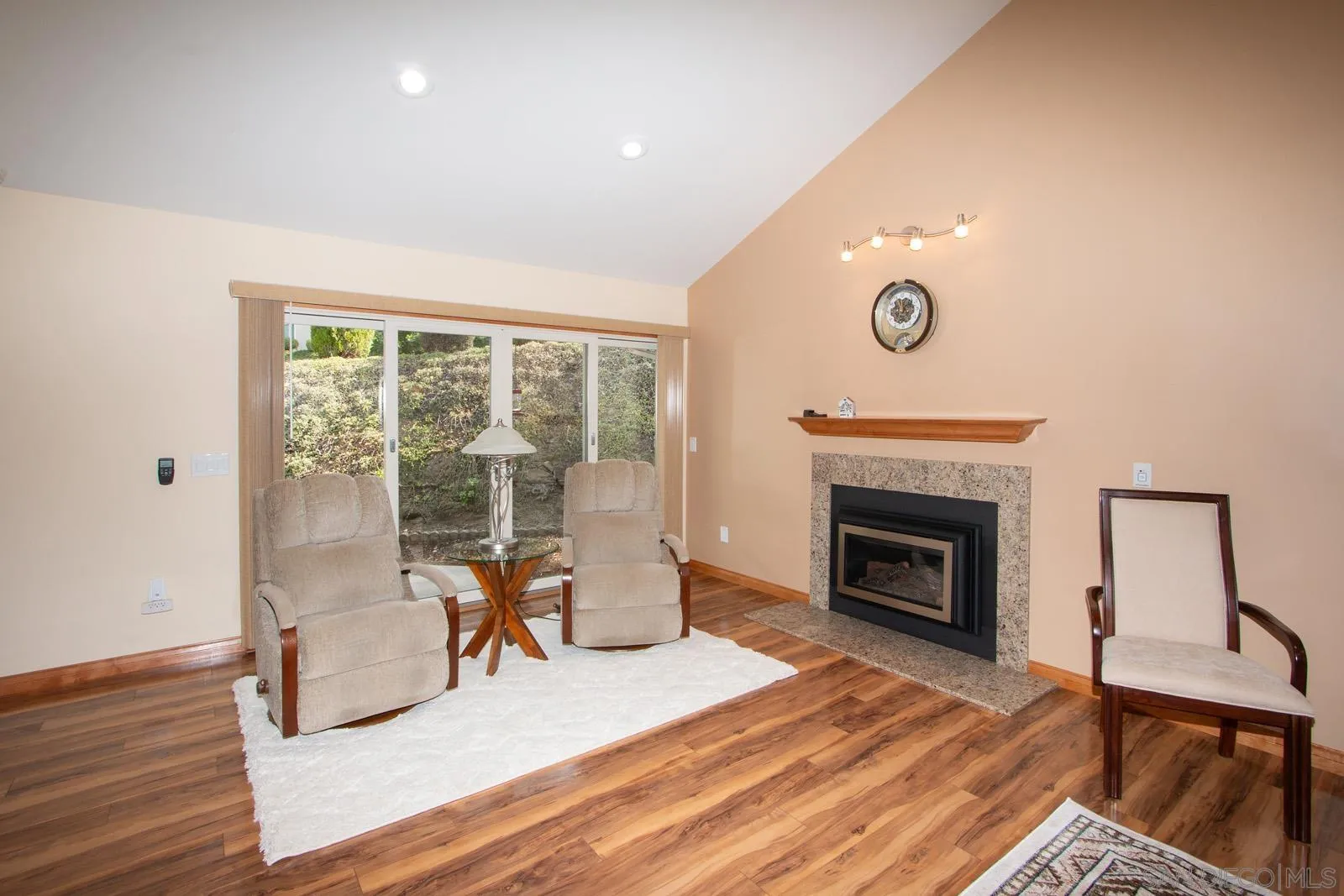 Photo #6: 230022402 Listing 