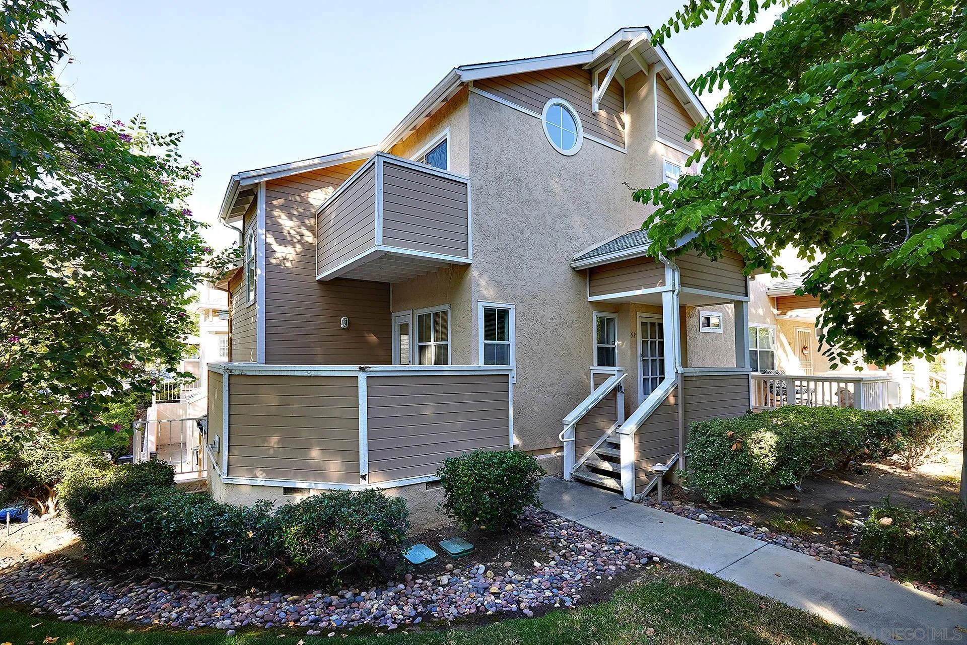 Photo #3: 230022422 Listing 