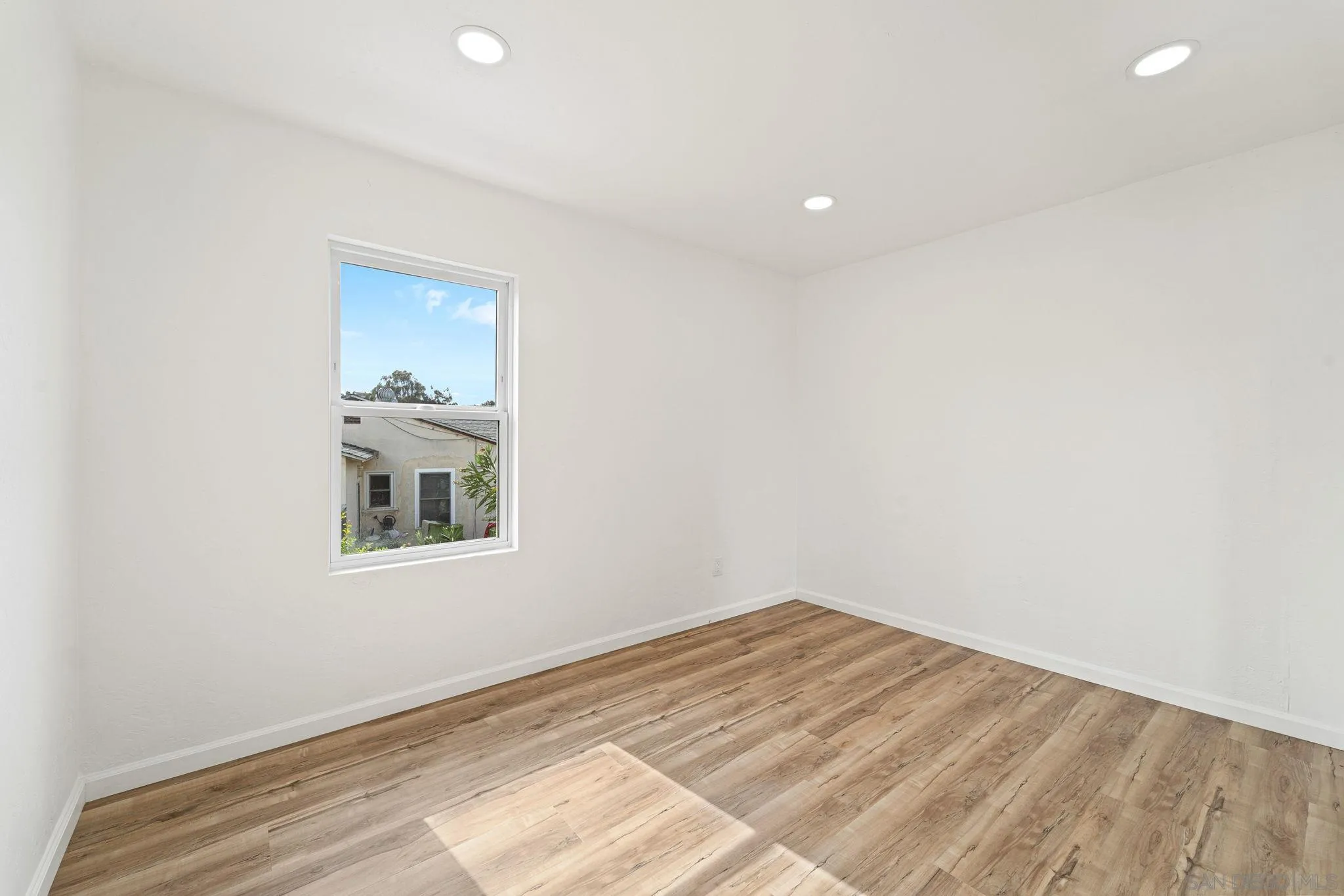 https://cdn.realtyfeed.com/cdn/127/230022627/44eb3d55e49a0f0975e4655501efb760.webp