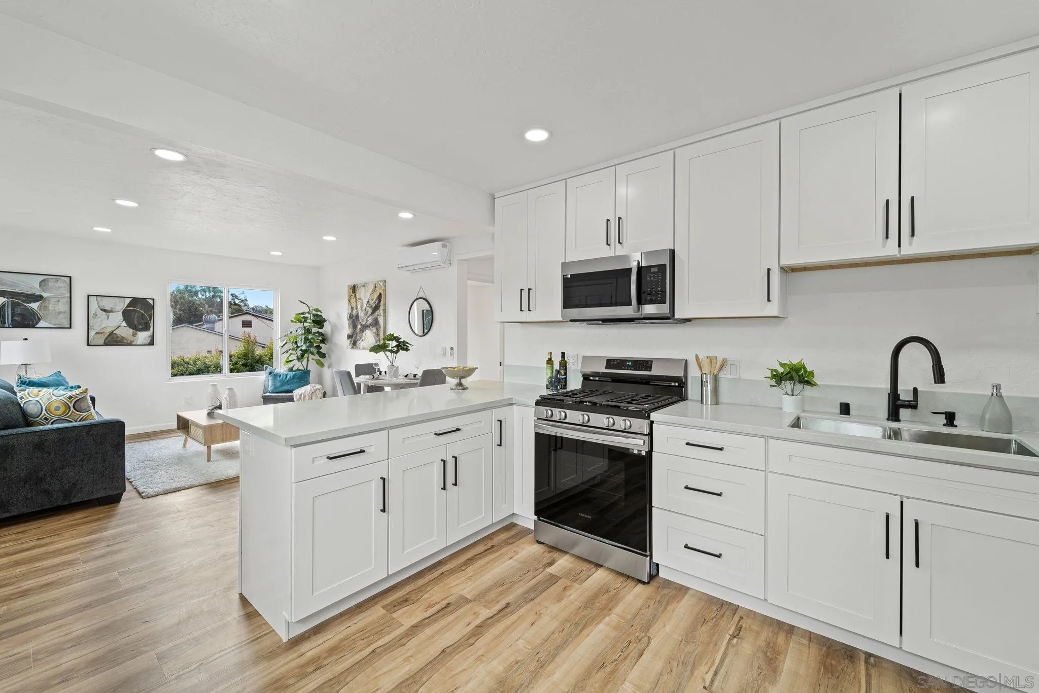 https://cdn.realtyfeed.com/cdn/127/230022627/7b57d776e7ca0017e9e356fa9291975a.webp