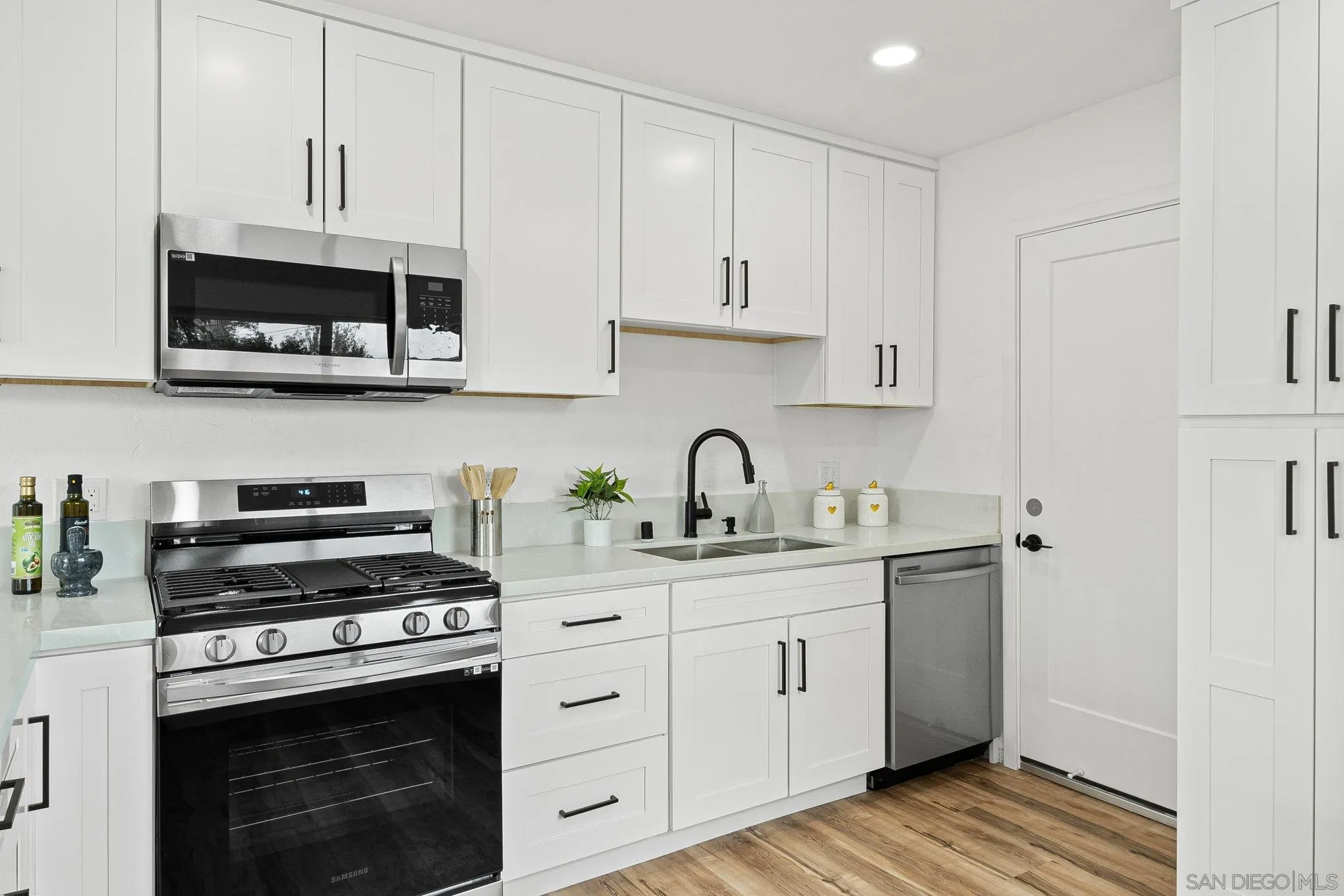 https://cdn.realtyfeed.com/cdn/127/230022627/7dc3a4116814615a1d8b78d0d1b57f6e.webp