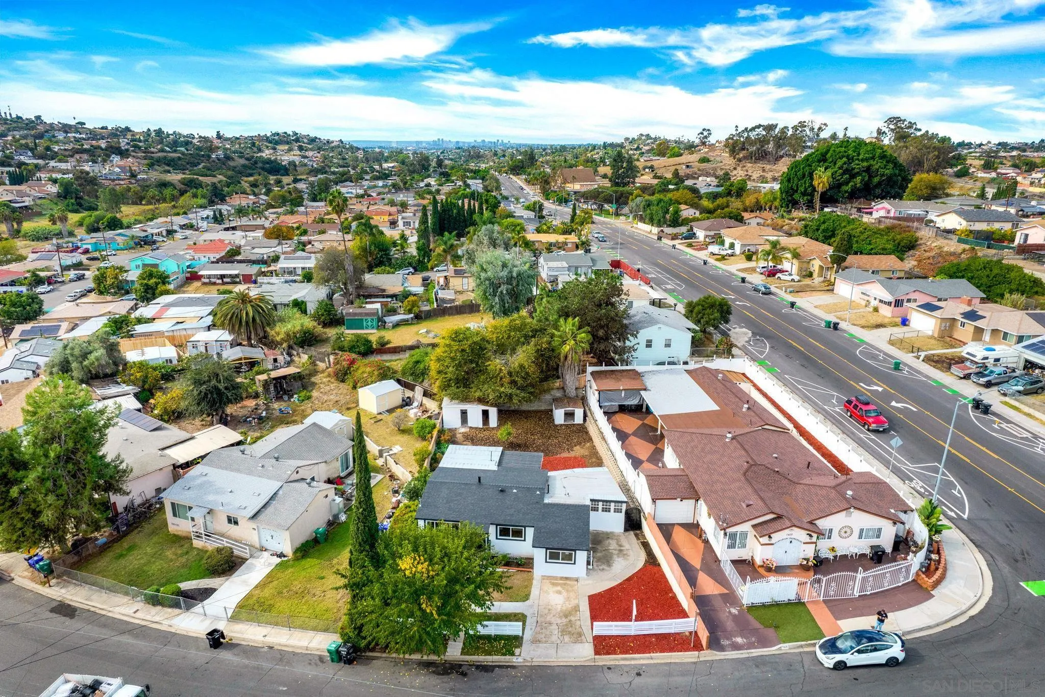 https://cdn.realtyfeed.com/cdn/127/230022627/a0282faeb2e791db8f7f0d94072e6b24.webp