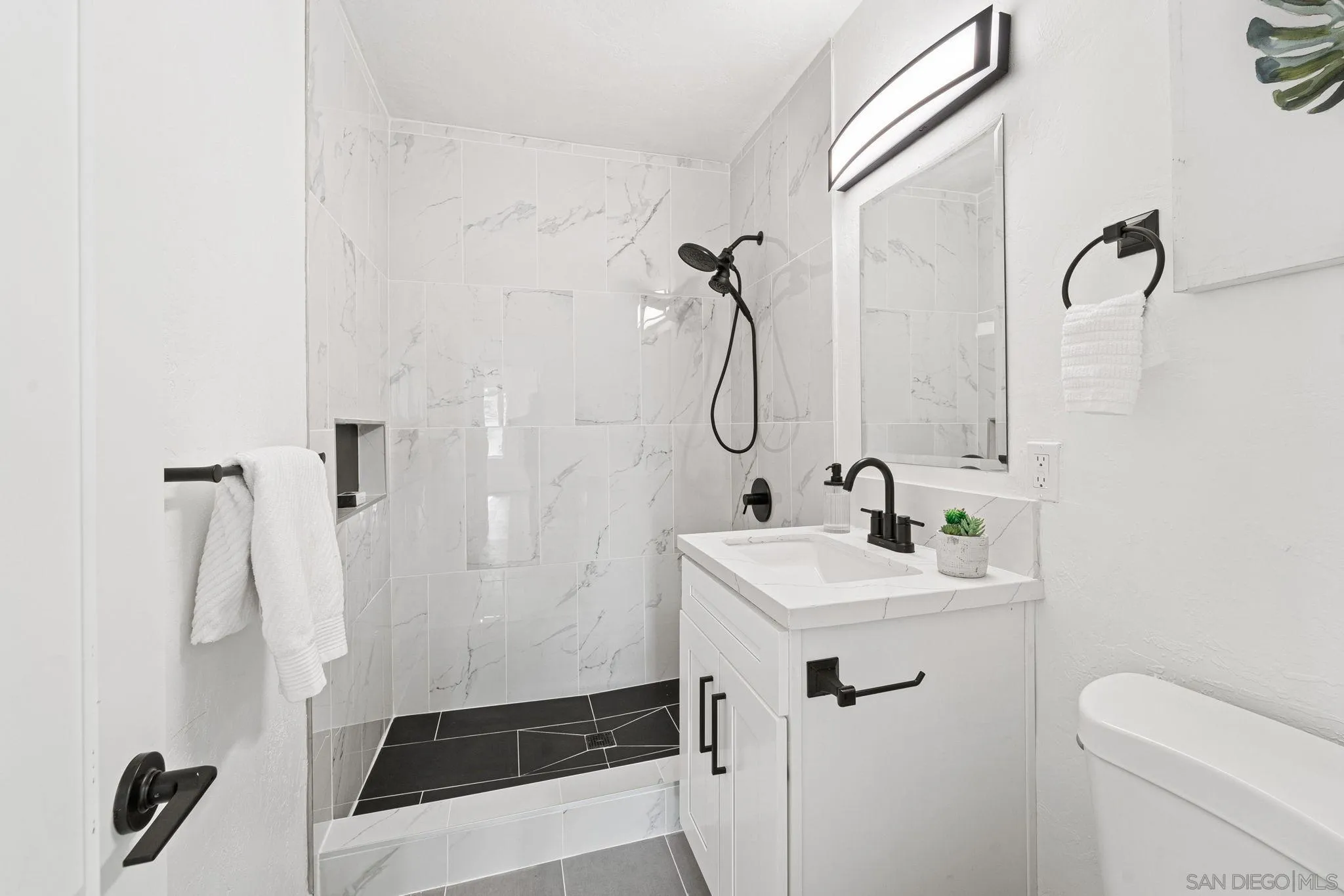 https://cdn.realtyfeed.com/cdn/127/230022627/a5d9d3847432dc1642c9a716851144d5.webp