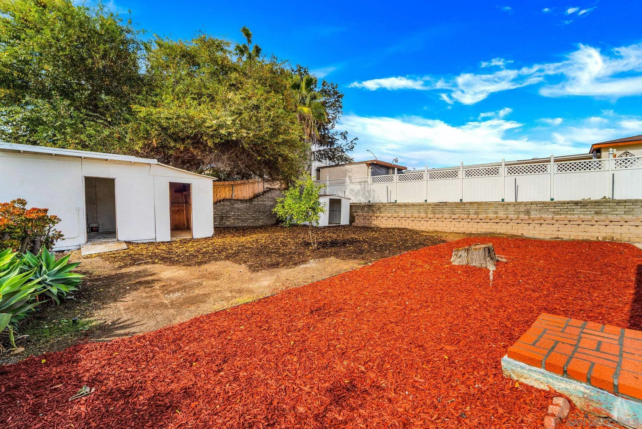 https://cdn.realtyfeed.com/cdn/127/230022627/b451558c86d4620f089f4fec4332d177.webp