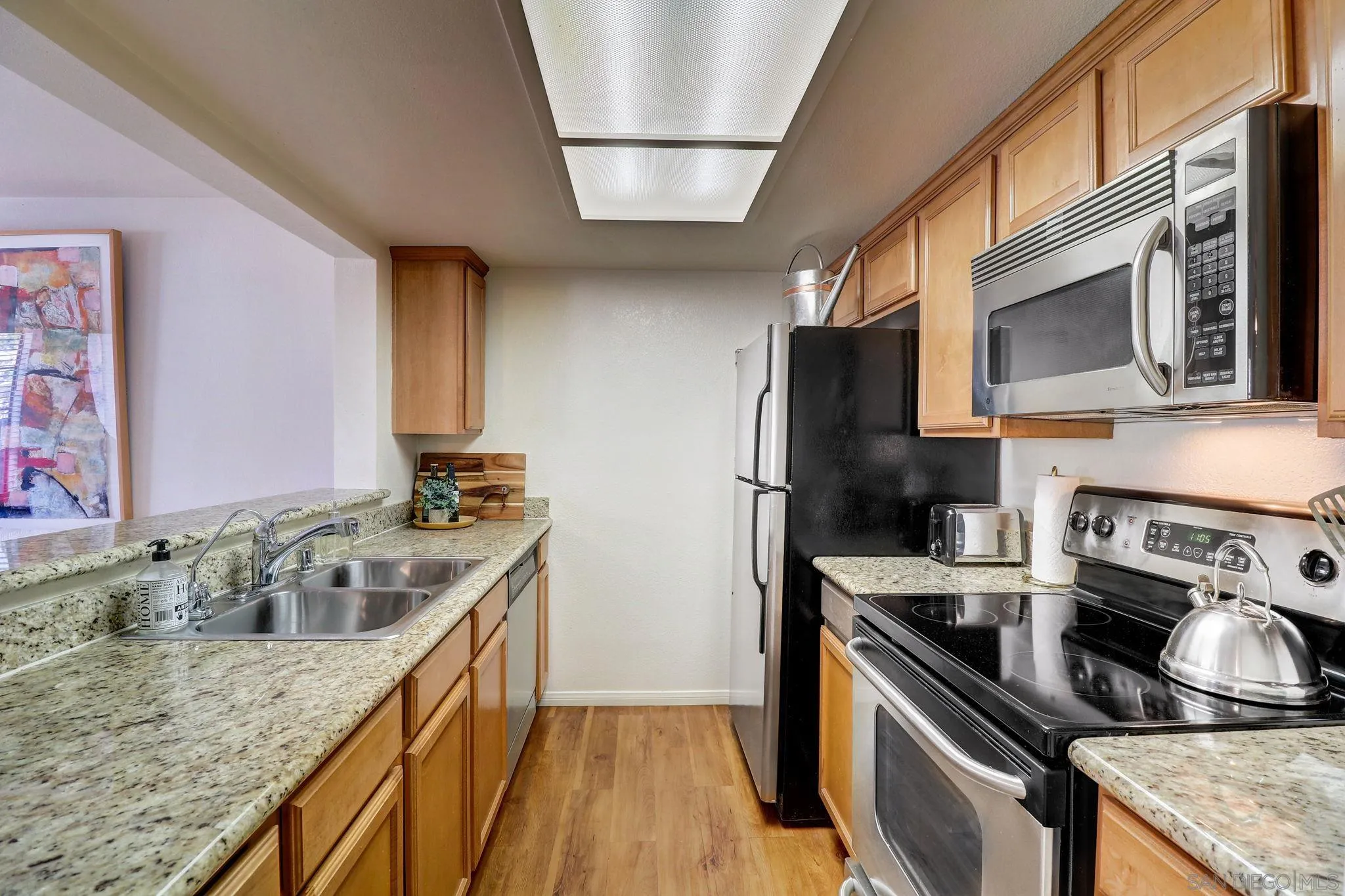 Photo #5: 230022691 Listing 