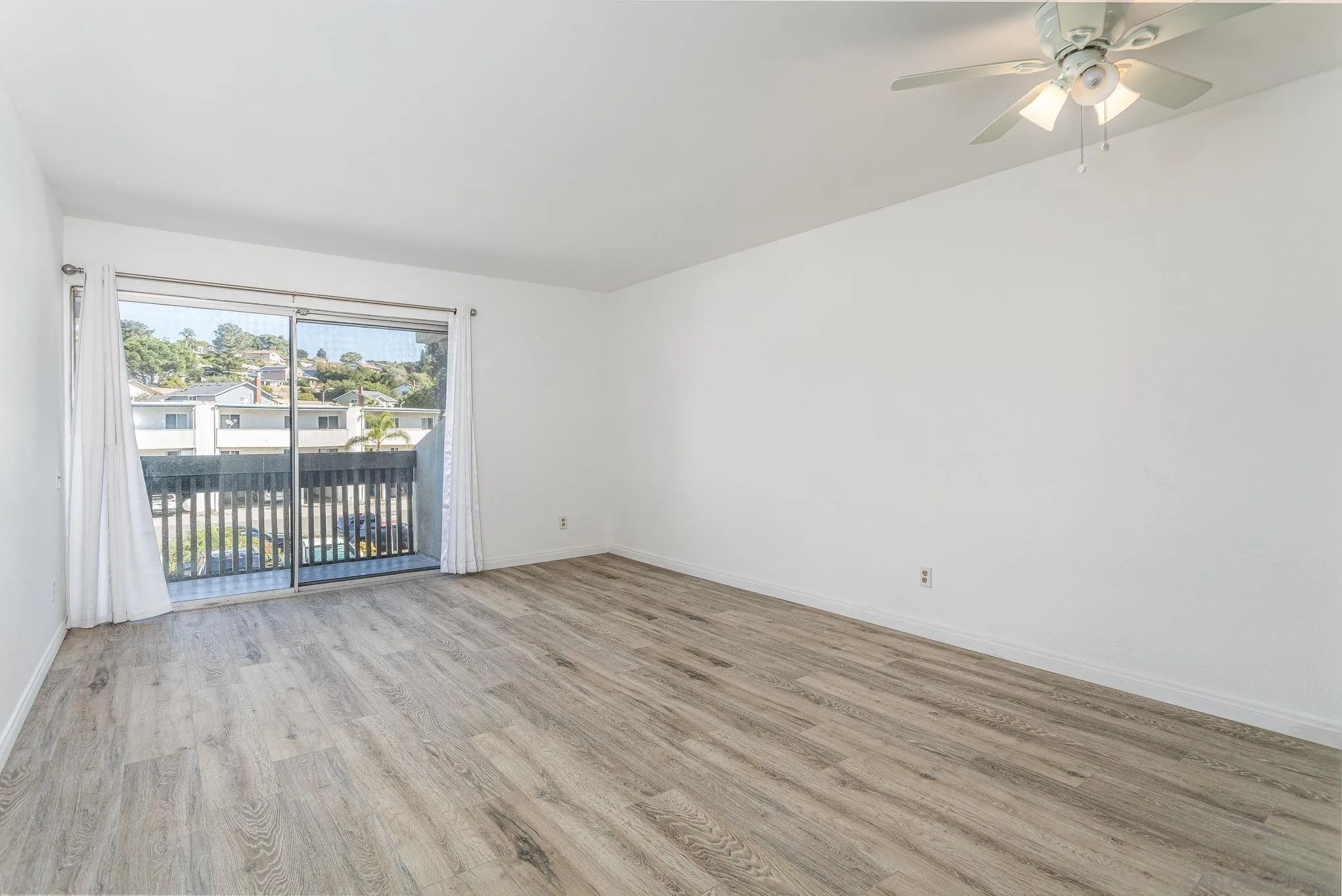 Photo #2: 230022822 Listing 