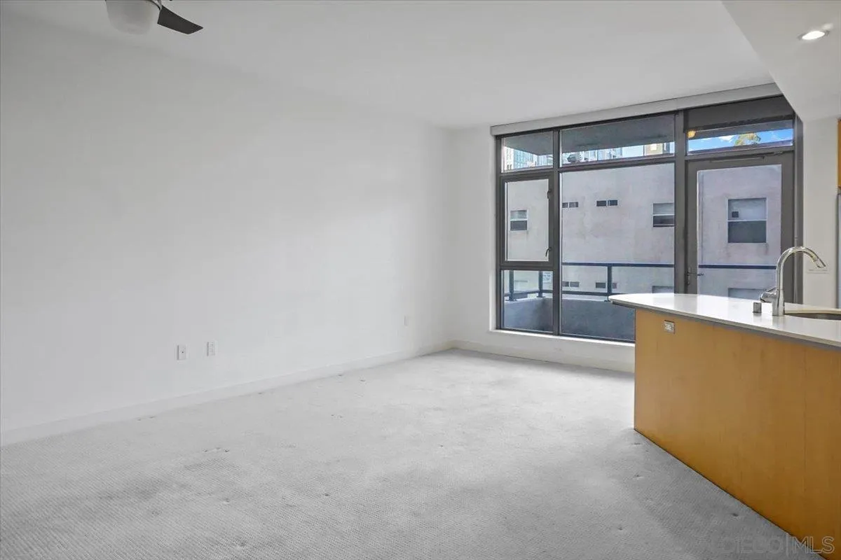 Photo #5: 230022824 Listing 