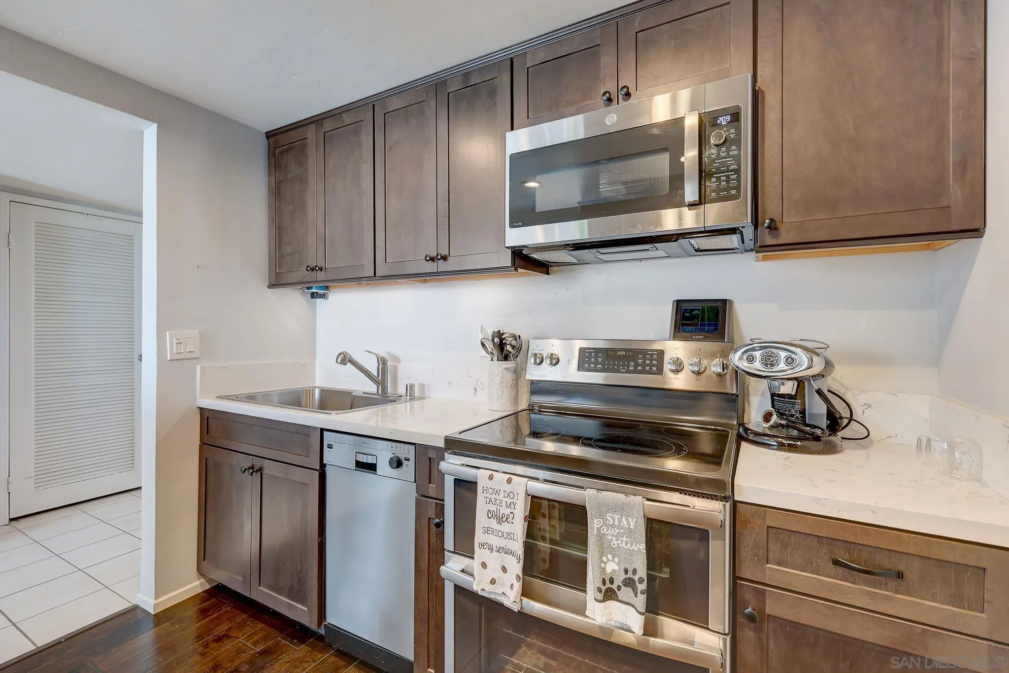 Photo #7: 230022887 Listing: Photo #7