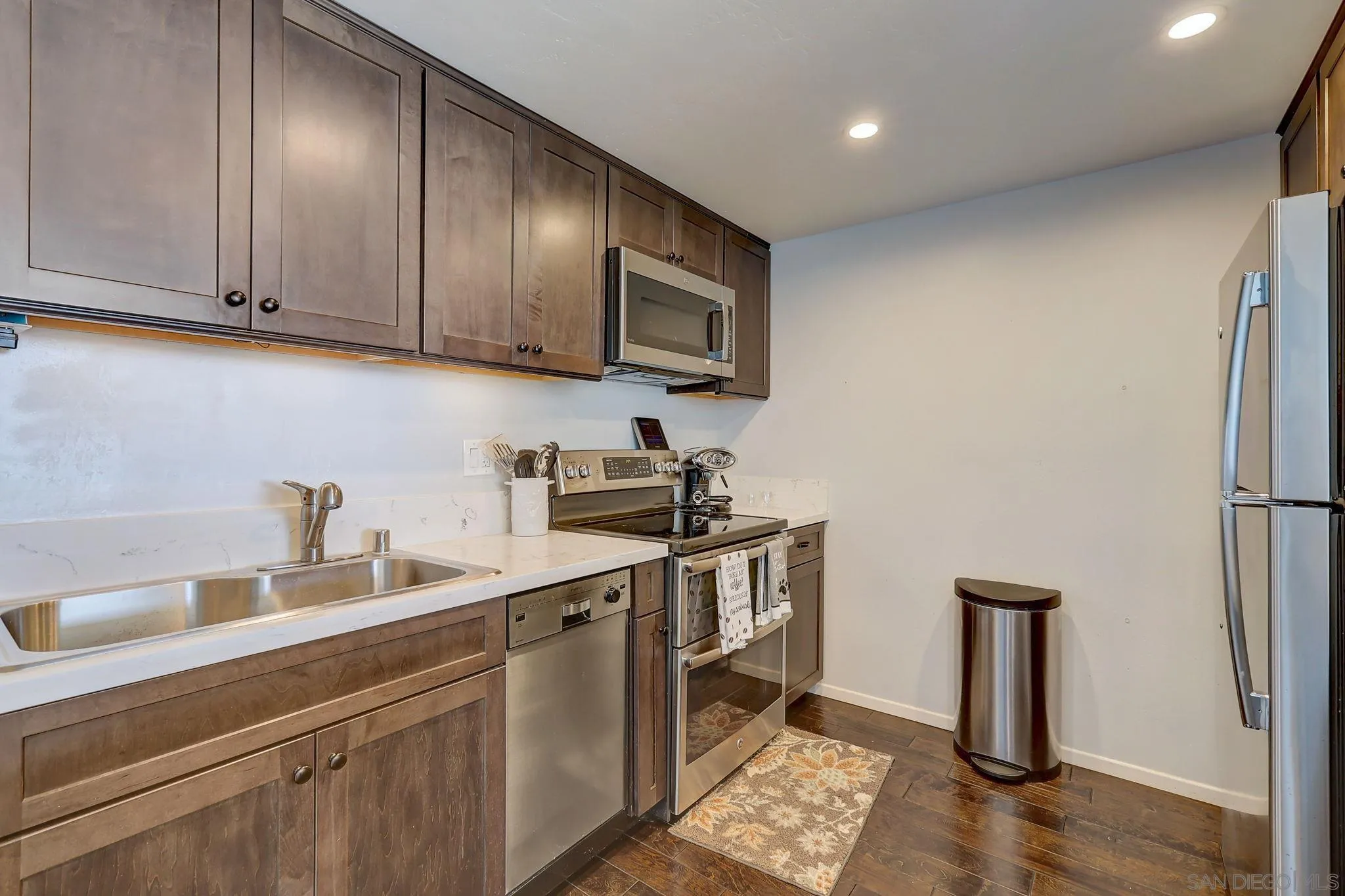 Photo #8: 230022887 Listing: Photo #8
