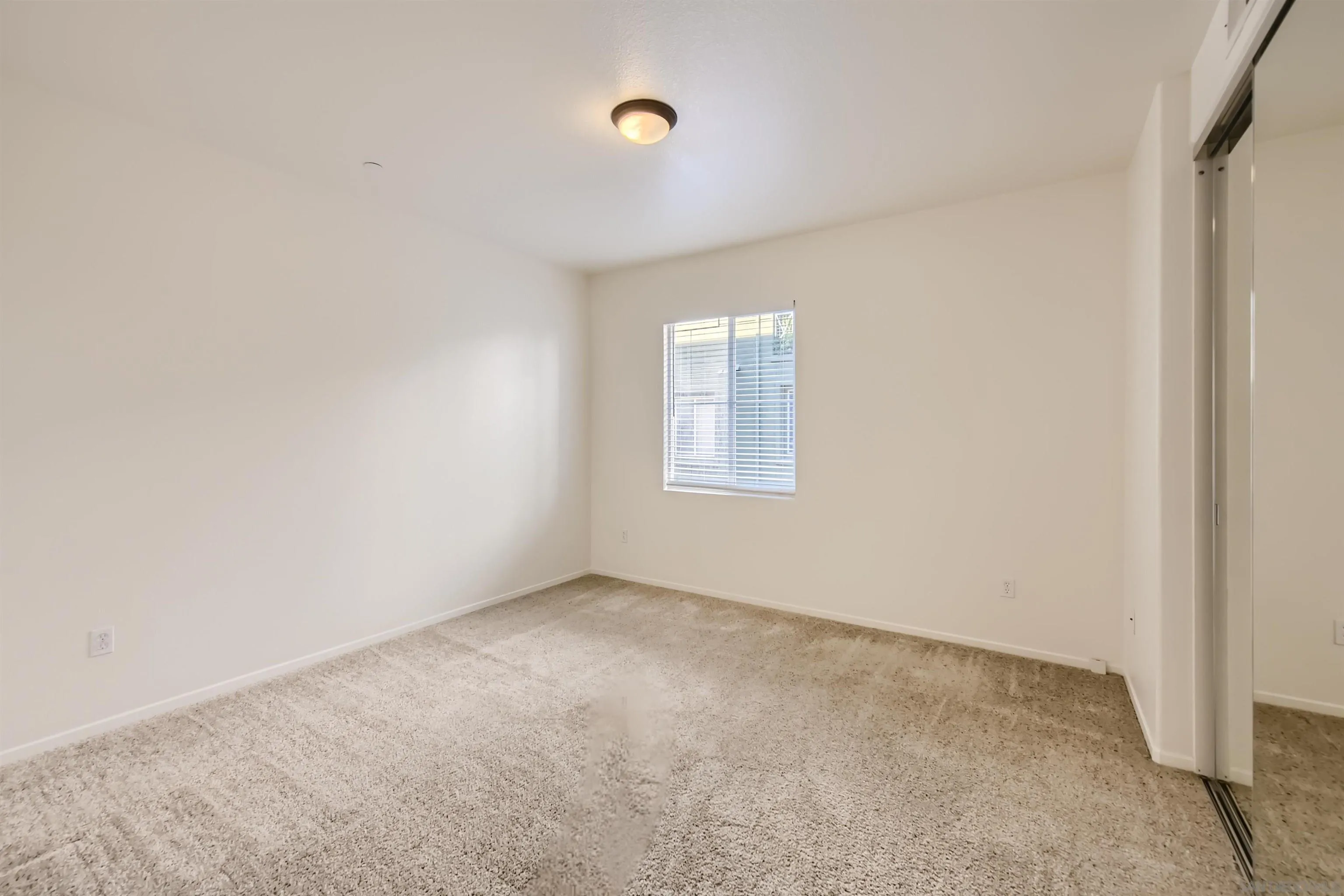Photo #6: 230022888 Listing 