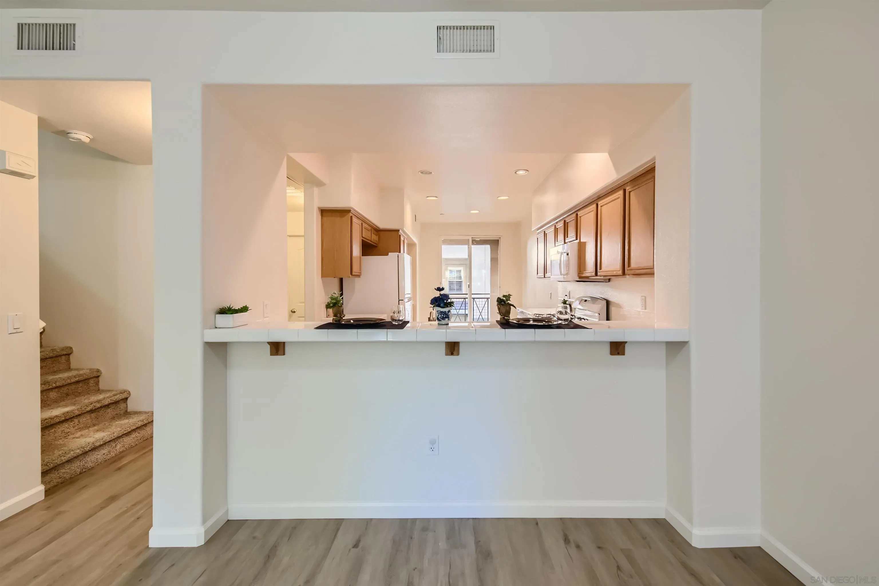 Photo #3: 230022888 Listing 