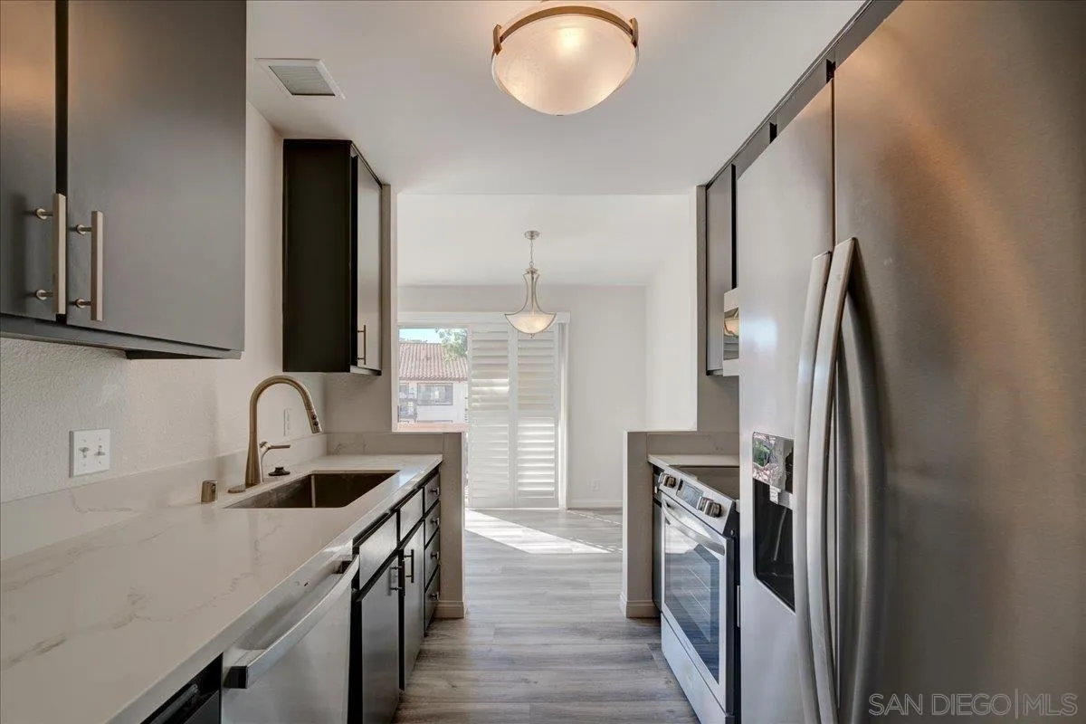 Photo #6: 230022890 Listing 