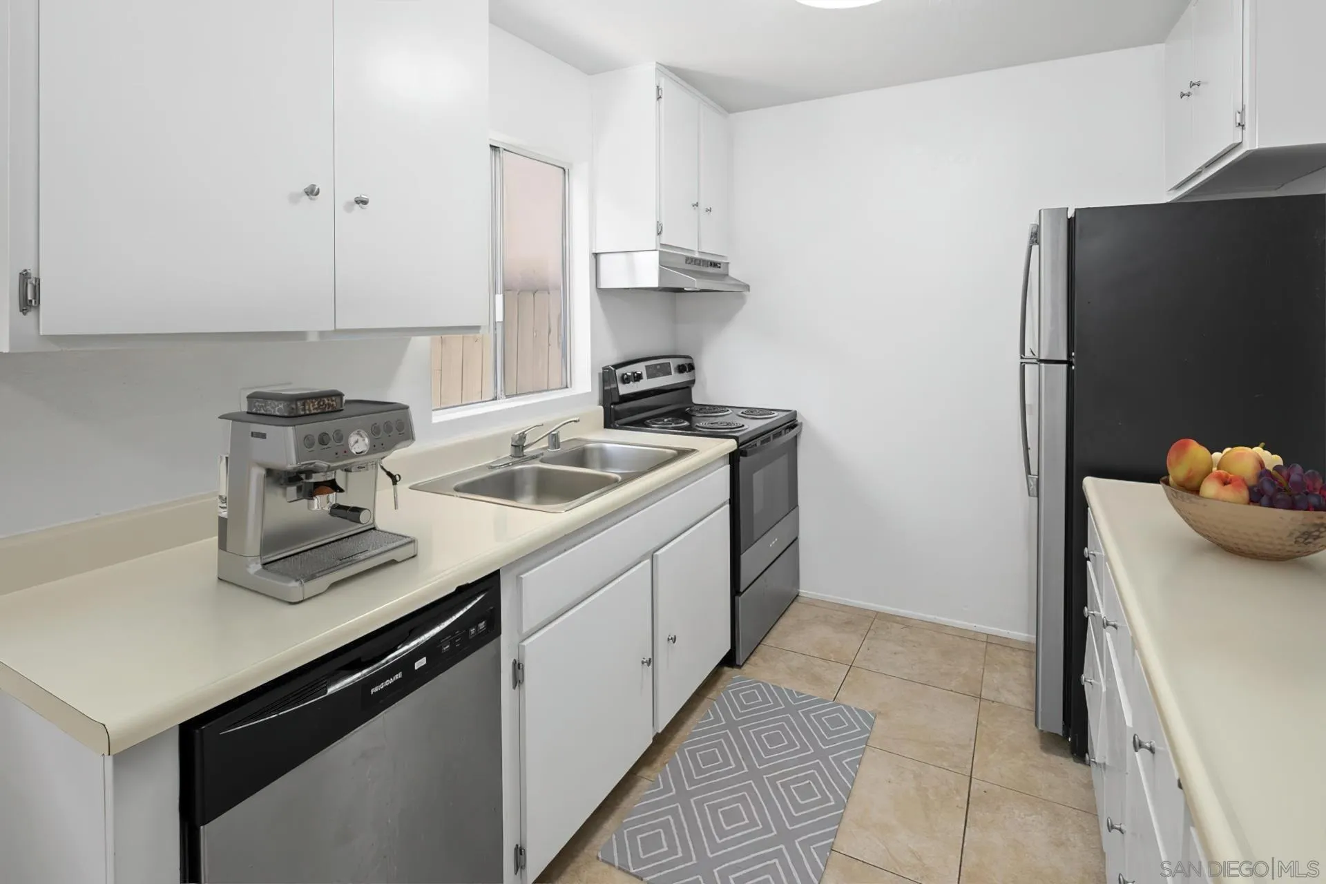 Photo #6: 230022896 Listing 