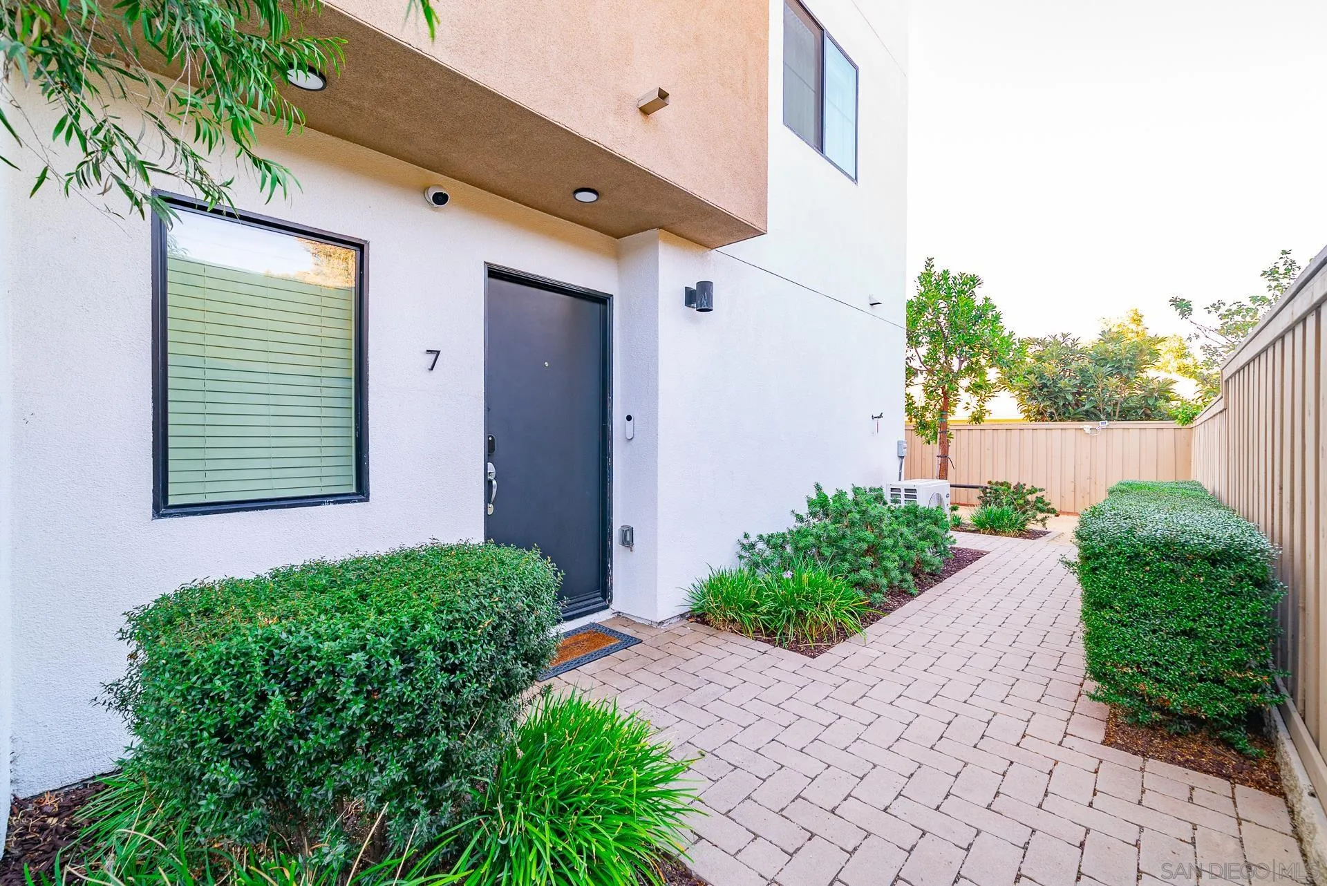 Photo #3: 230022916 Listing 