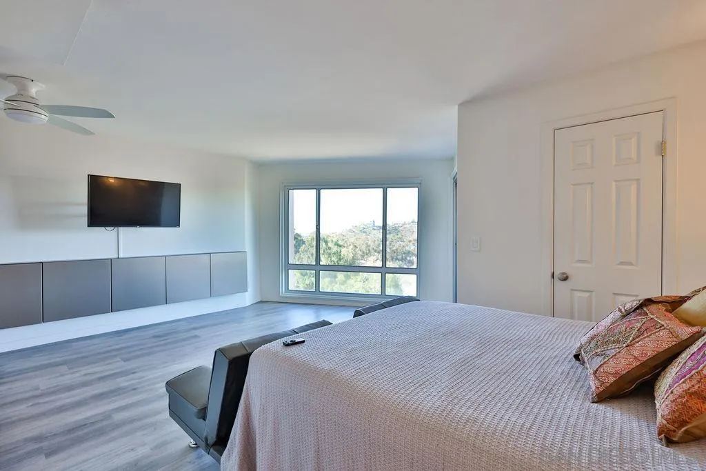 Photo #3: 230022918 Listing 